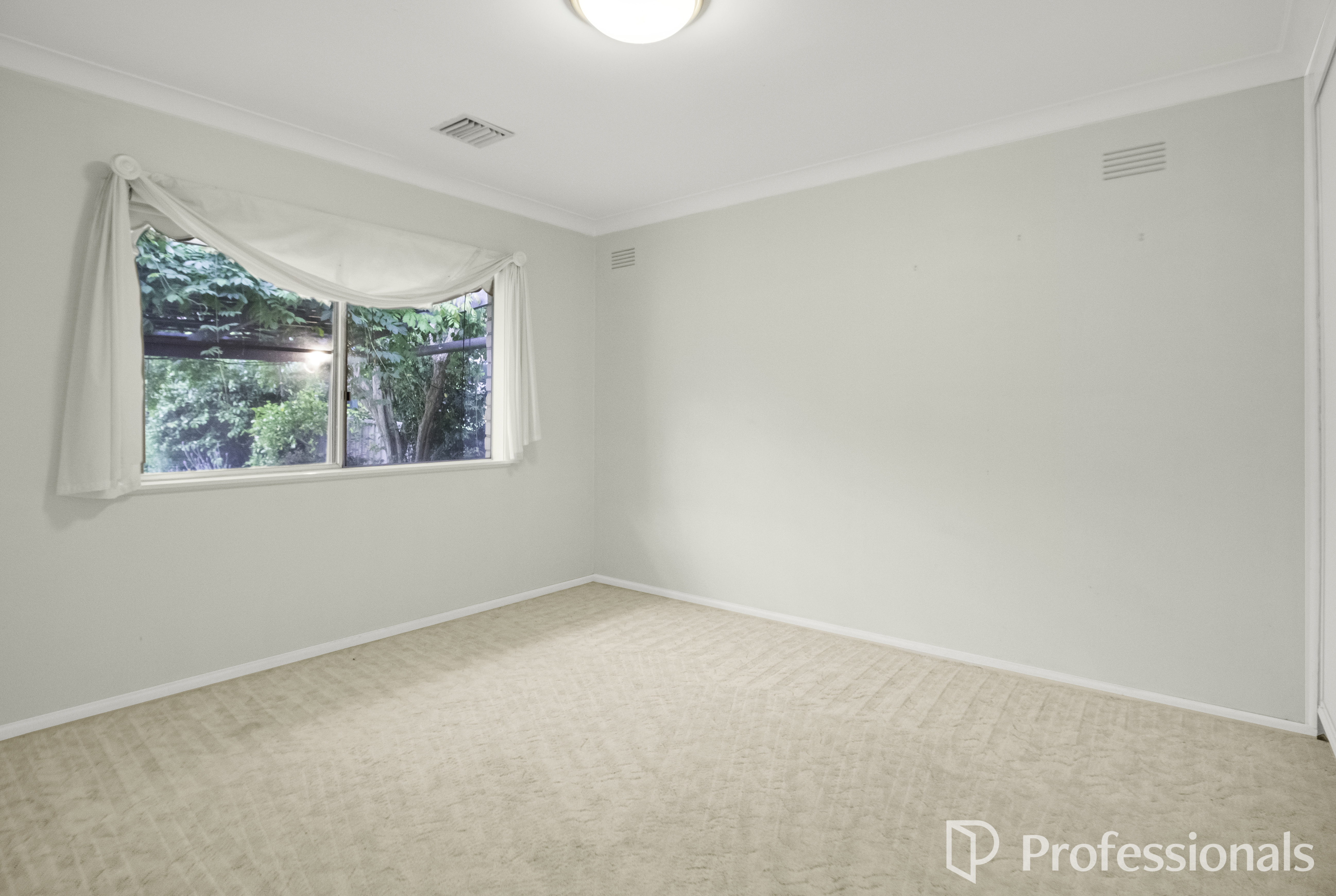 42 White Avenue, Kooringal, NSW 2650 - Image 4