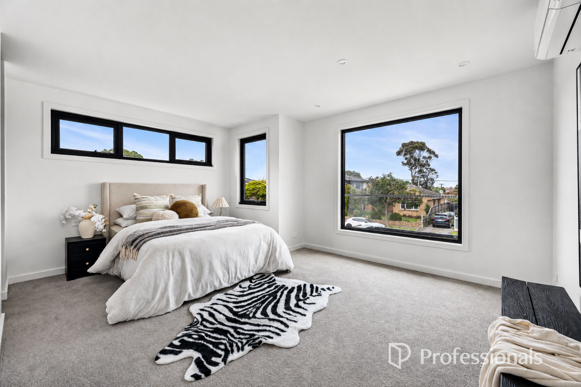 4-bedroom unit at 29B Castlewood Street, Bentleigh East, VIC 3165, Glen Eira, Victoria