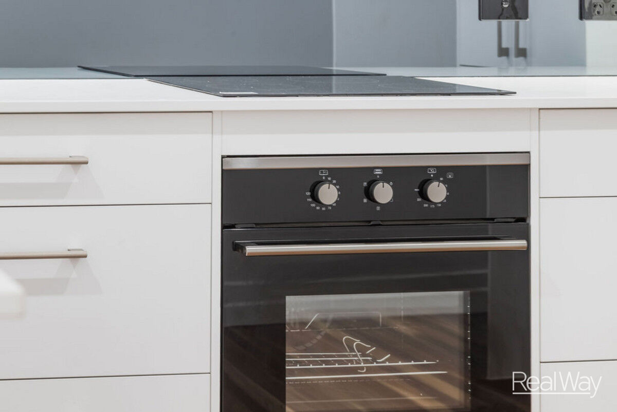 10 Green Street, Booval, QLD 4304 - Image 9