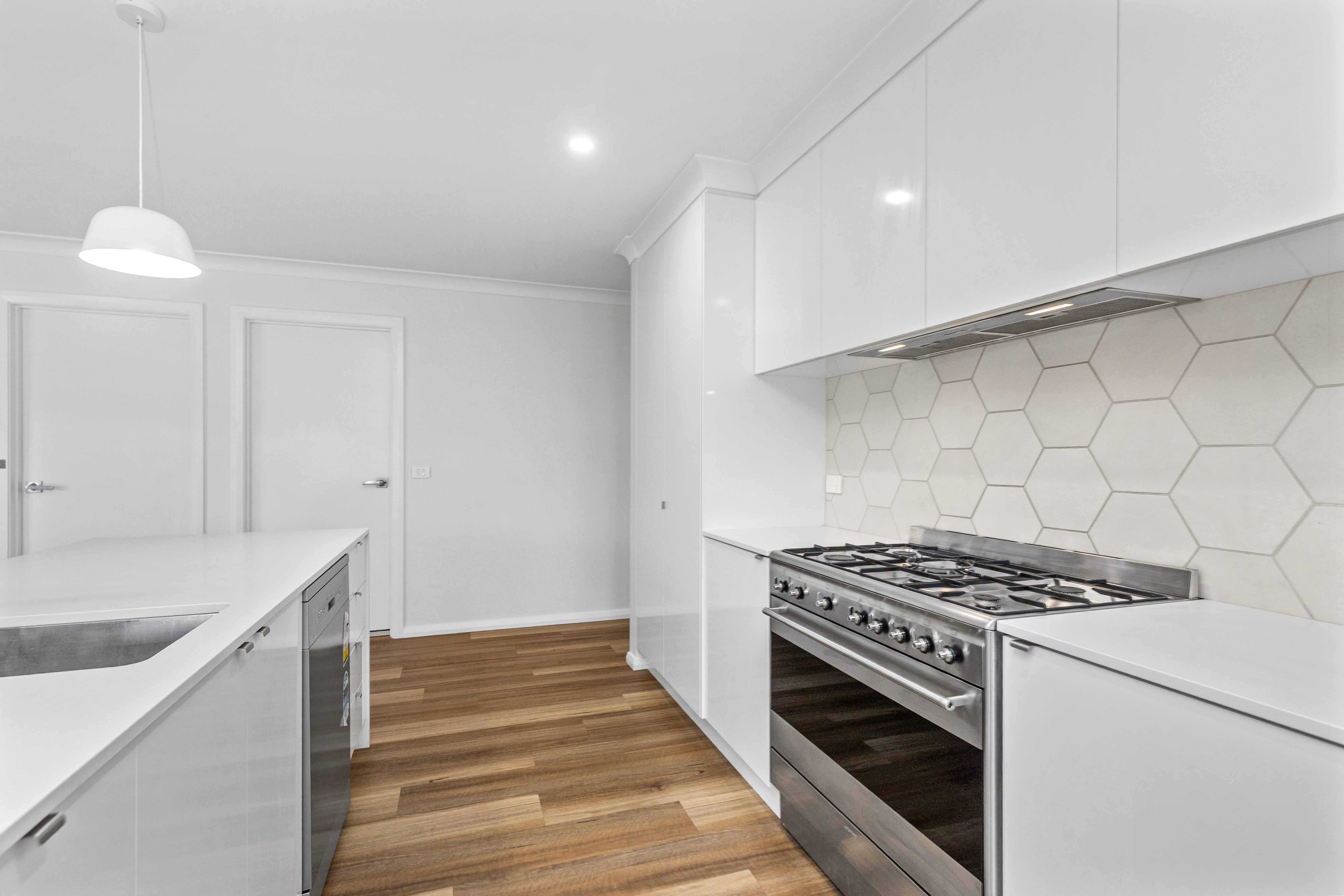 3-bedroom unit at 8 Billabong Crescent, Gobbagombalin, NSW 2650, Wagga Wagga, New South Wales