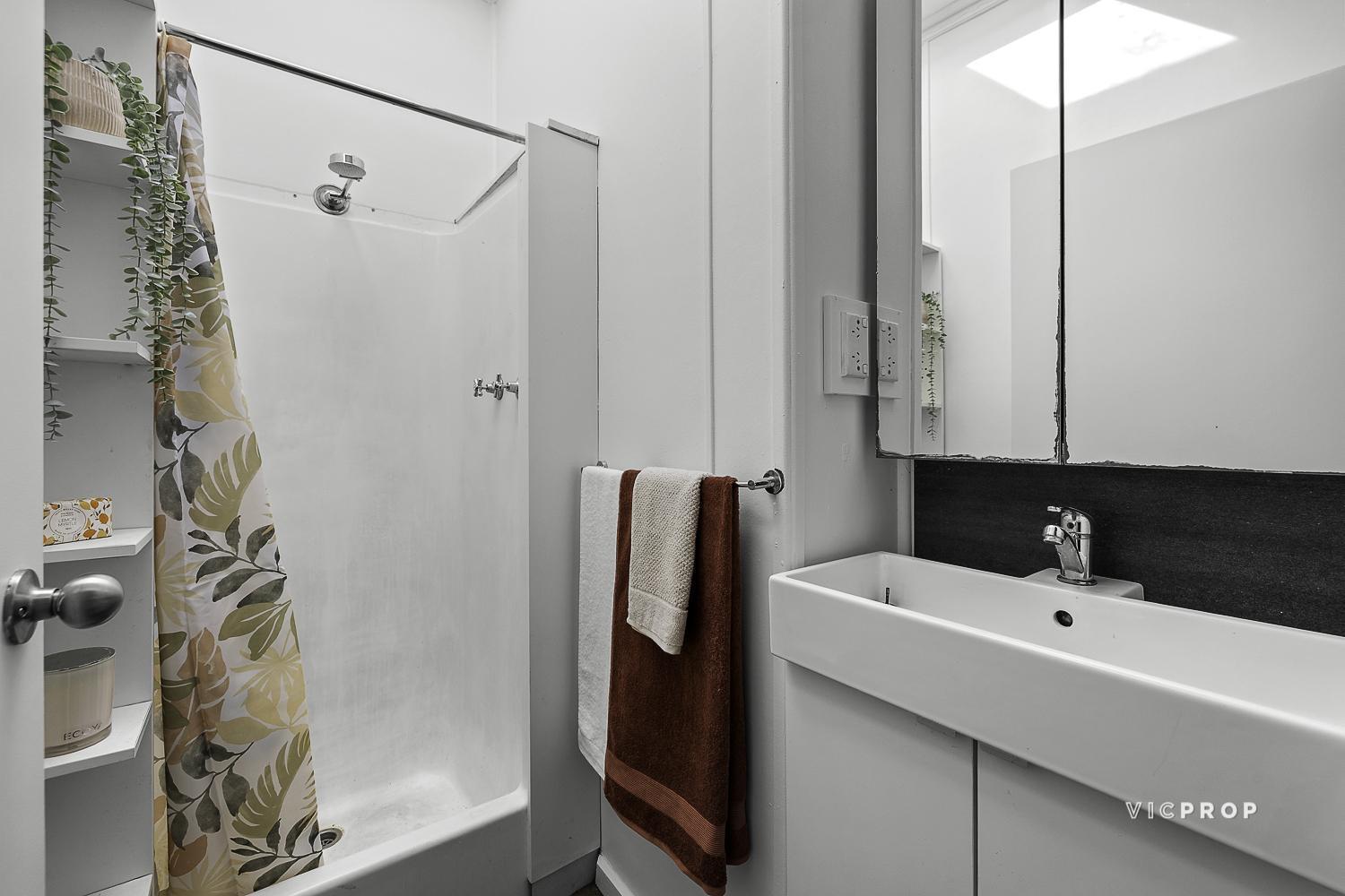 30 Mackenzie Street, Brunswick, VIC 3056 - Image 6