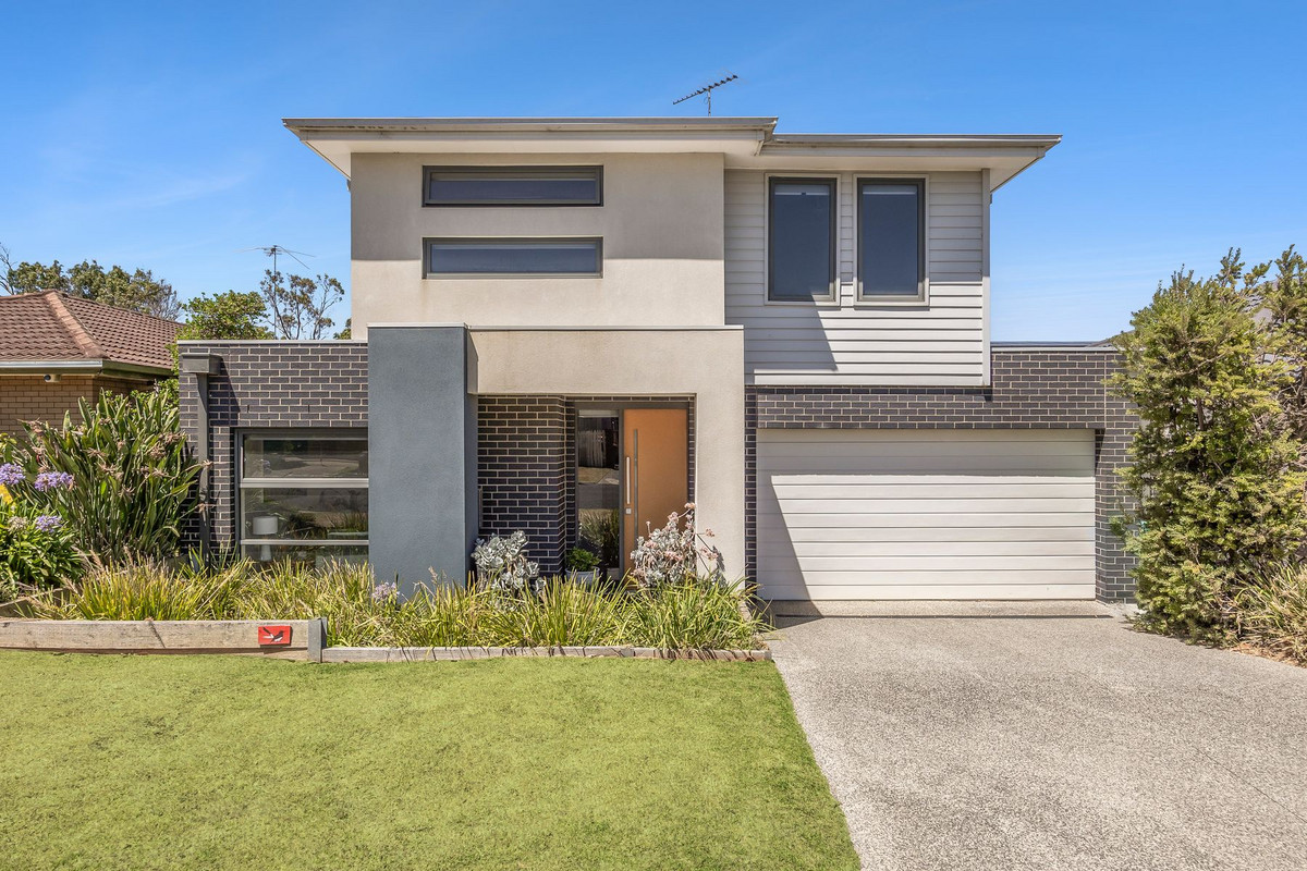 2 Gogoll Crescent, Torquay, VIC 3228 - Image 1