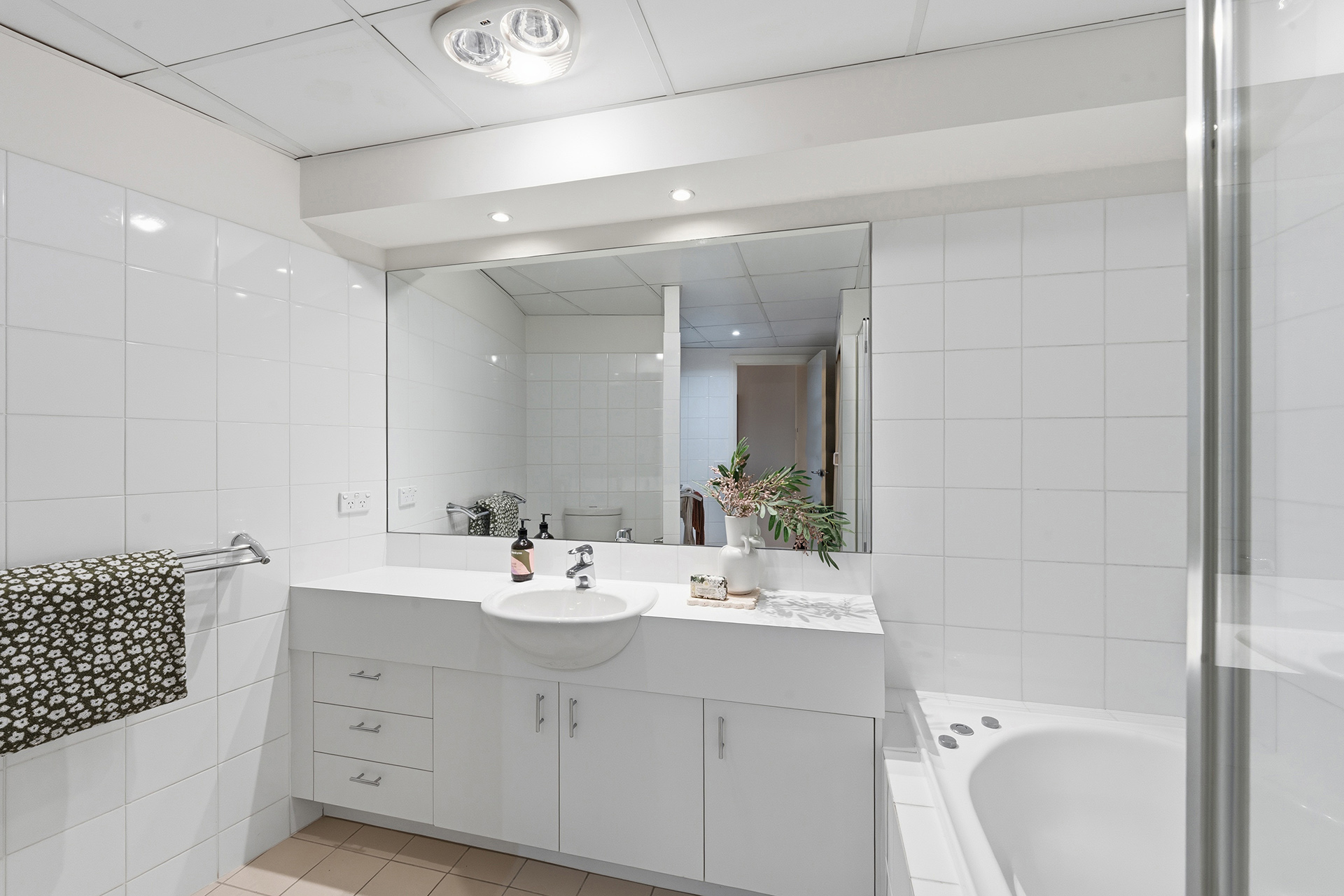 3-bedroom unit at UNIT 10 GLENDALE 2 ELDRIDGE CRESCENT, Garran ACT 2605, Unincorporated Act, Australian Capital Territory