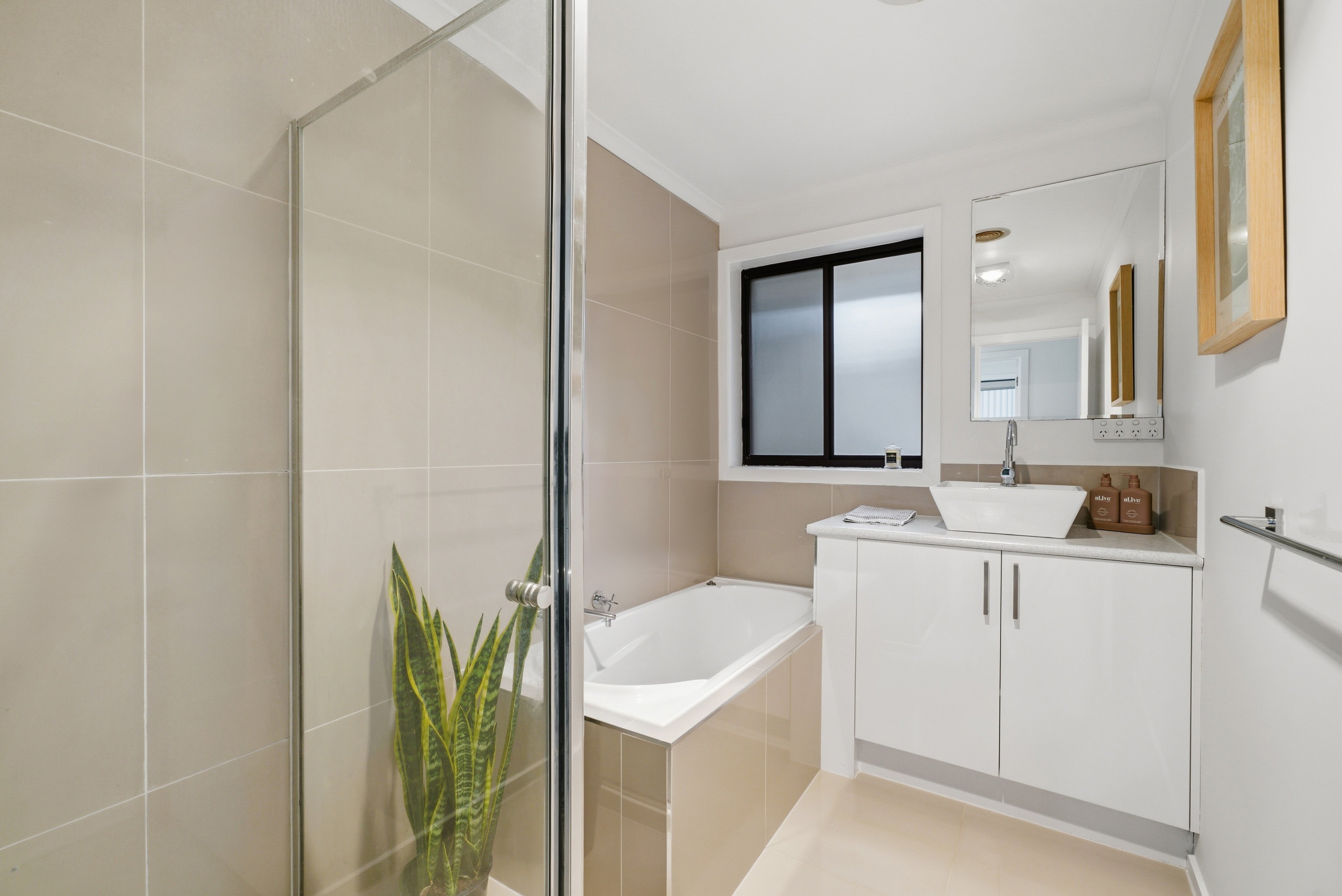 3-bedroom unit at 1 5 ANTHONY DRIVE, LYSTERFIELD VIC 3156, Knox, Victoria