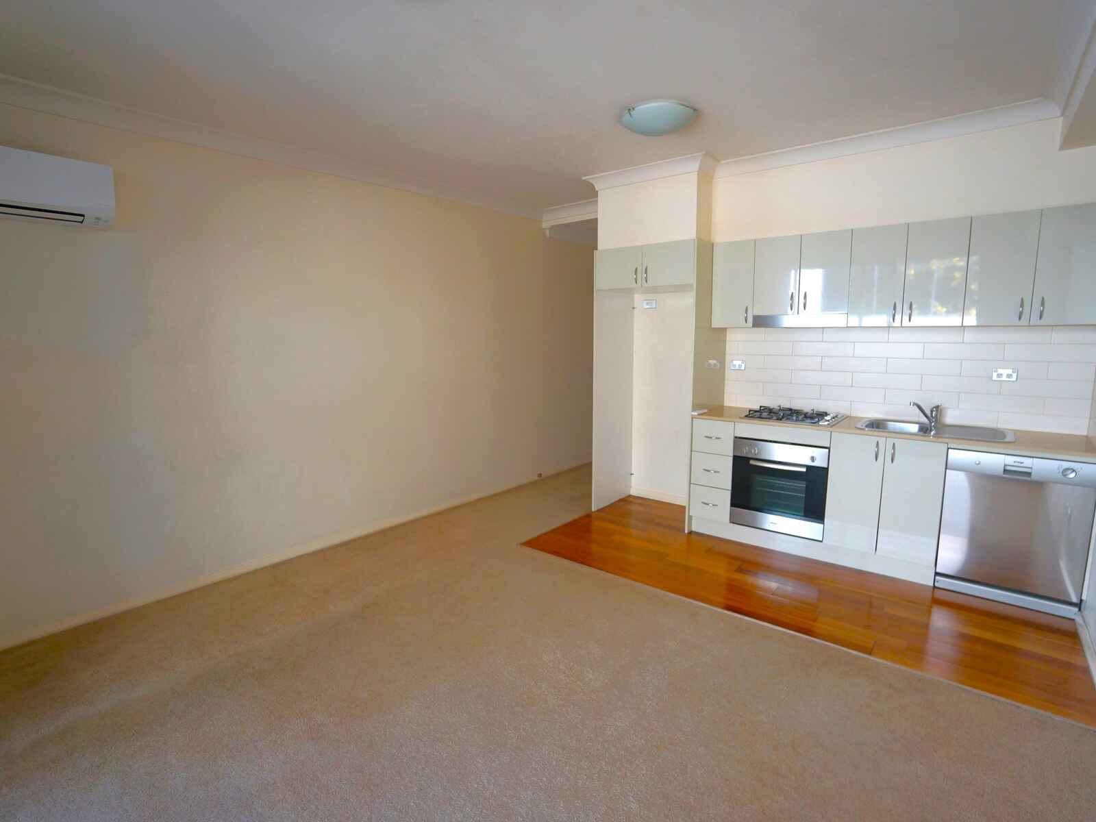 40 8 RENWICK STREET, REDFERN NSW 2016 - Image 5
