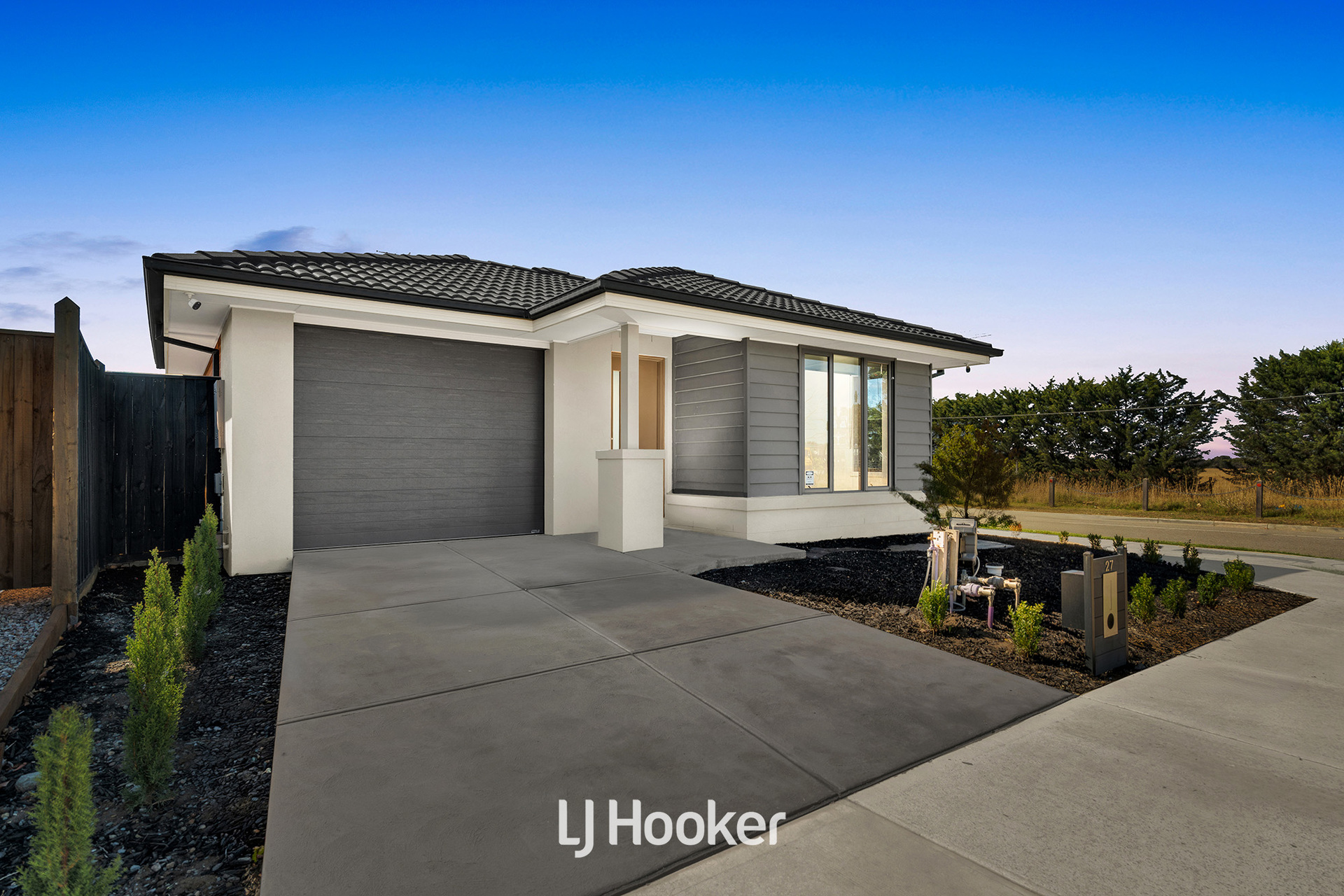 3-bedroom house at 27 Ironstone Street, Cranbourne East, VIC 3977, Casey, Victoria