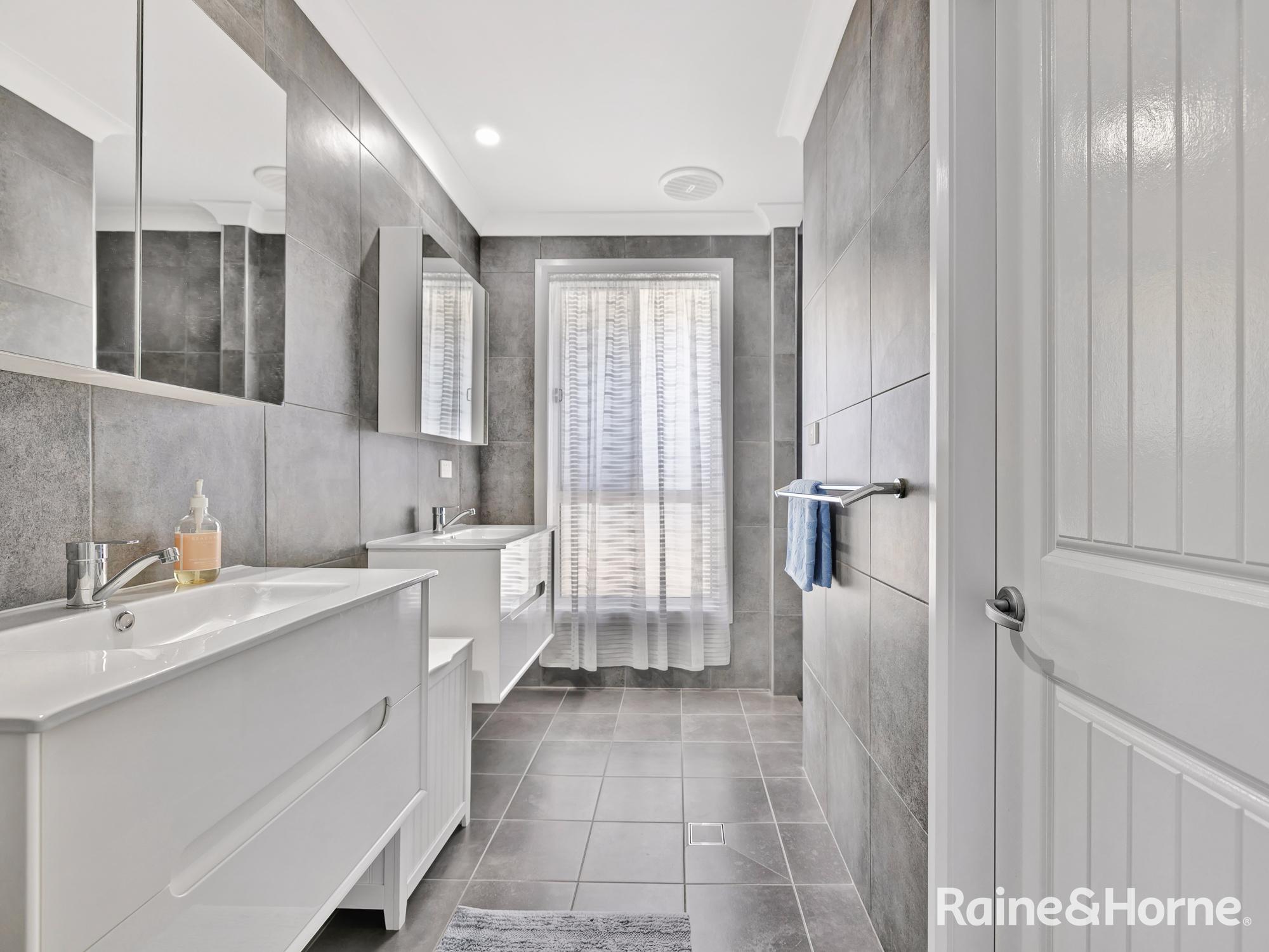 11 TWYNAM AVENUE, Windradyne NSW 2795 - Image 9