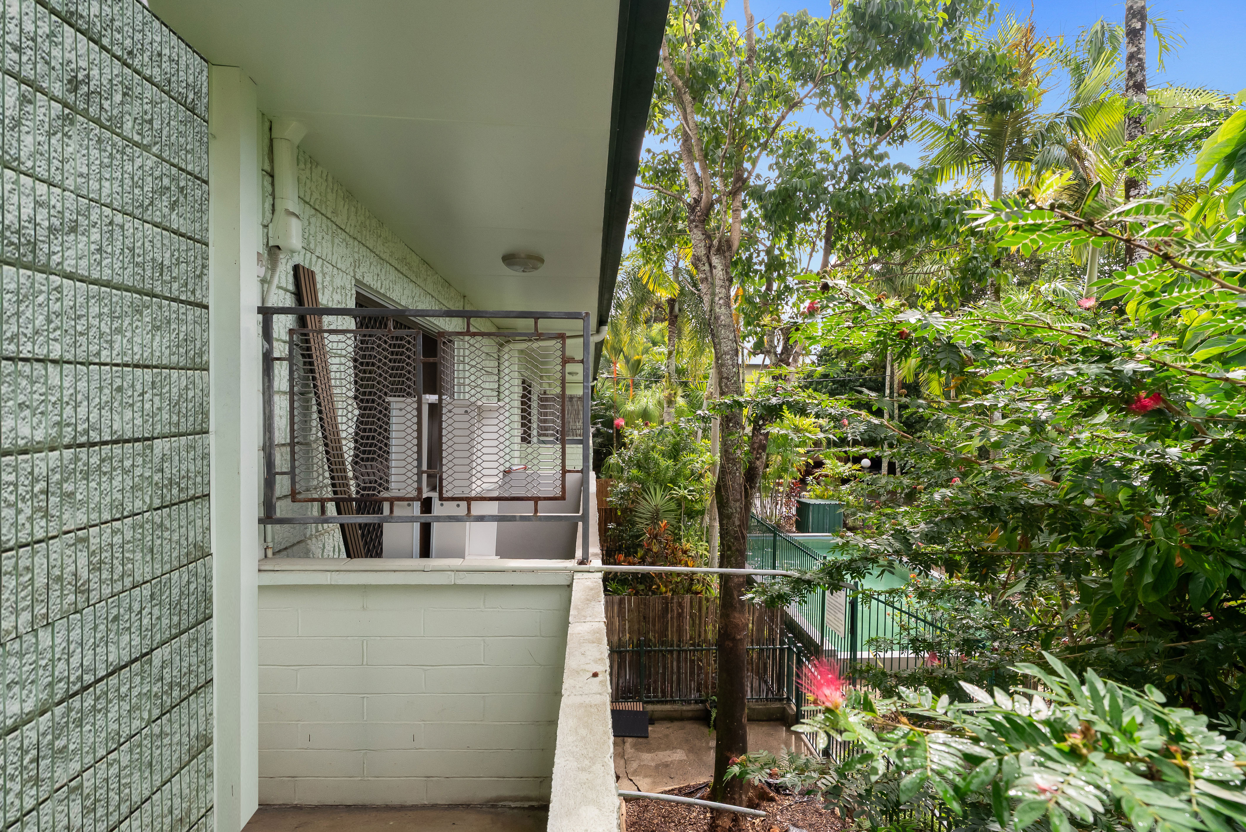 2 199 MCLEOD STREET, CAIRNS NORTH QLD 4870 - Image 10