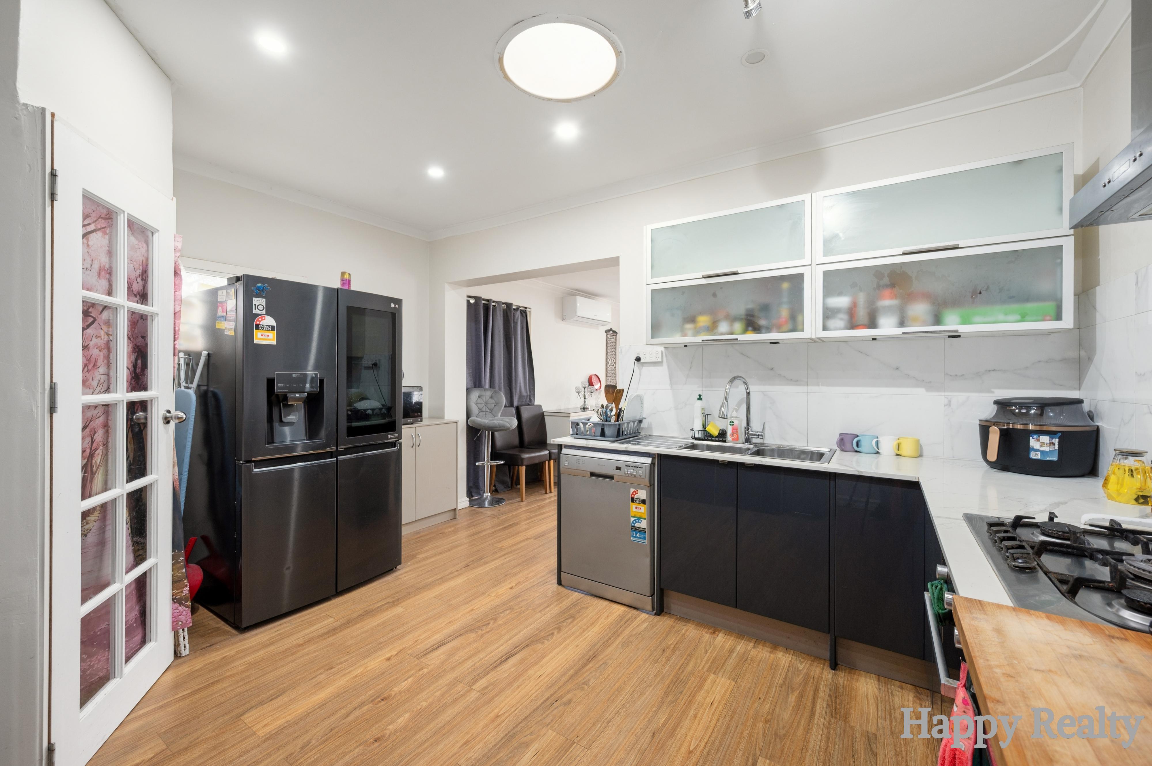 33 COOPS AVENUE, Thornlie WA 6108 - Image 4