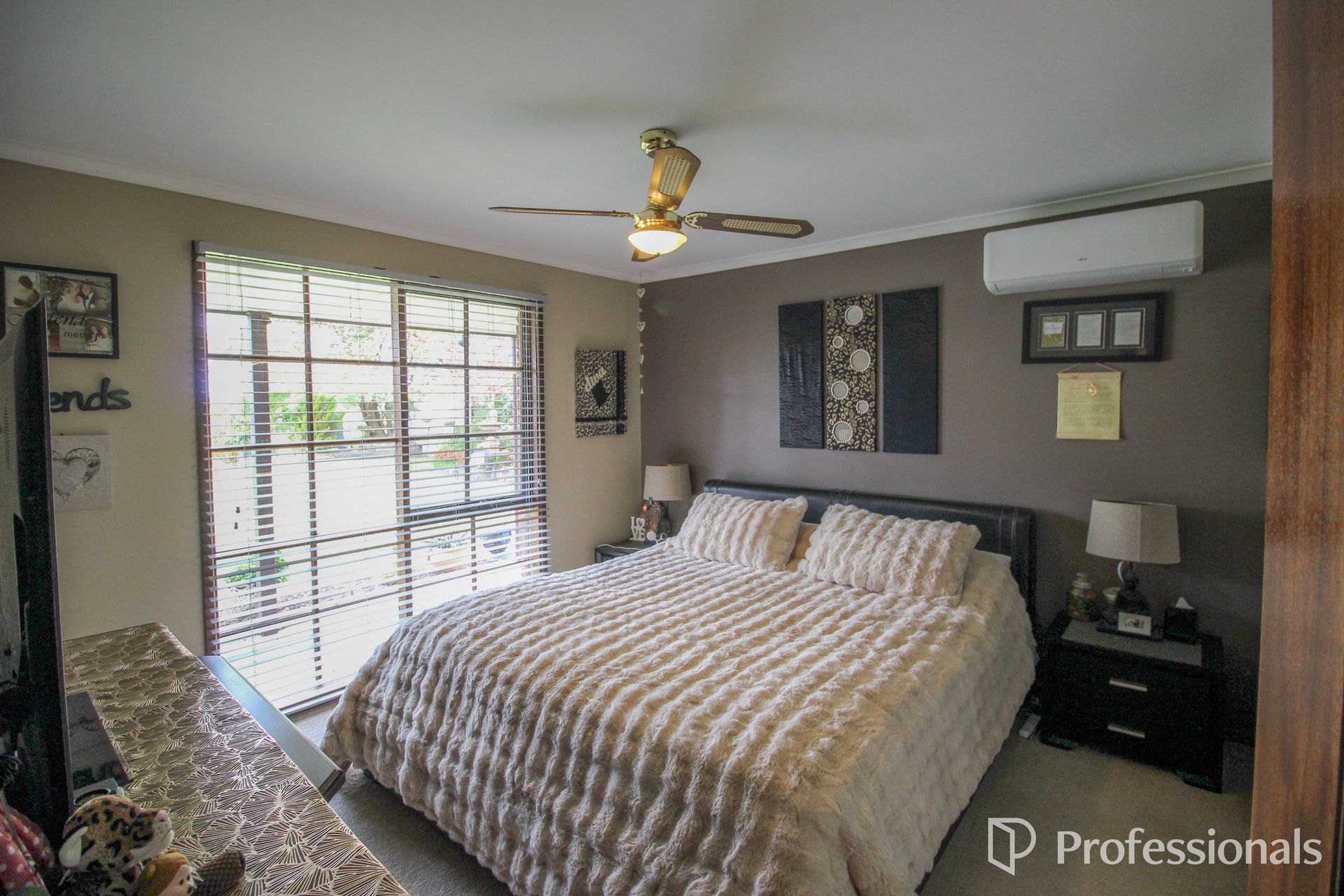 4-bedroom house at HILDALE OAKS 28 NAPIER ROAD, WON WRON VIC 3971, Wellington, Victoria