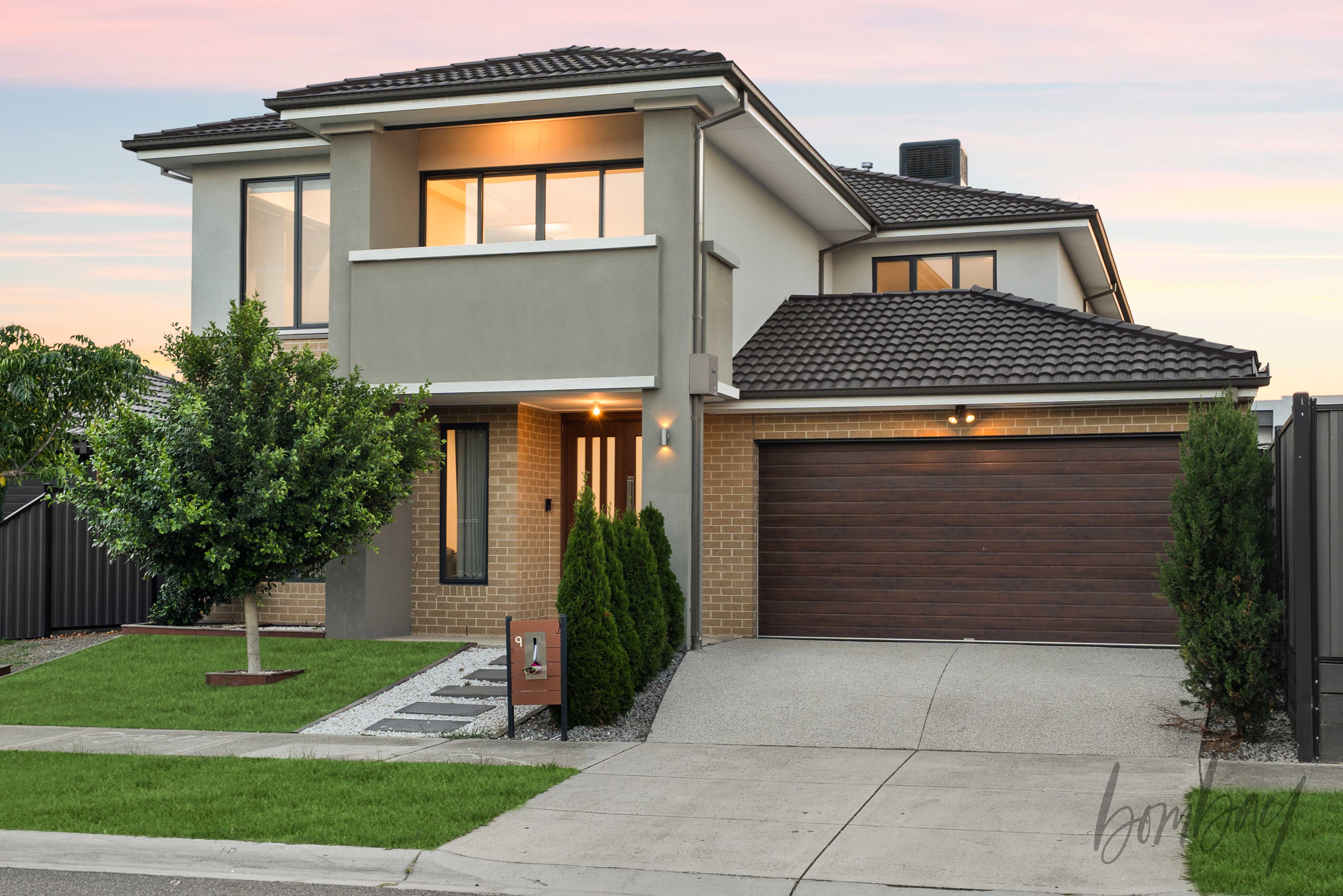 9 ROEBLING STREET, Craigieburn VIC 3064 - Image 2