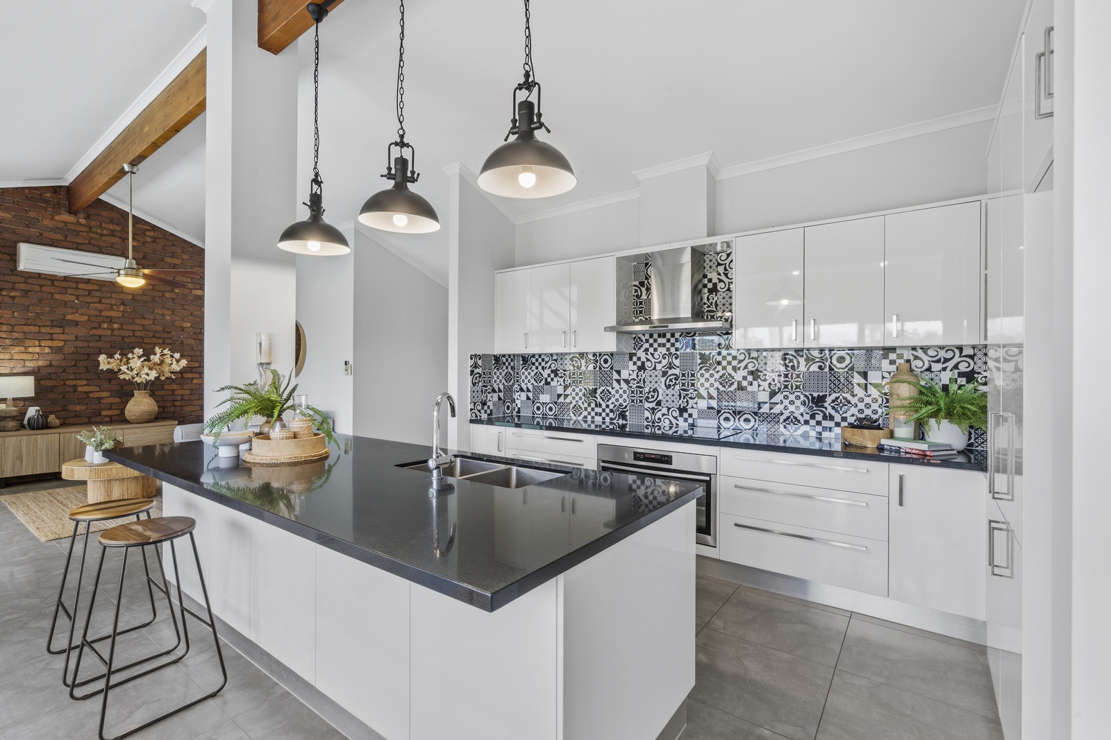 42 PETER THOMSON DRIVE, Parkwood QLD 4214 - Image 6