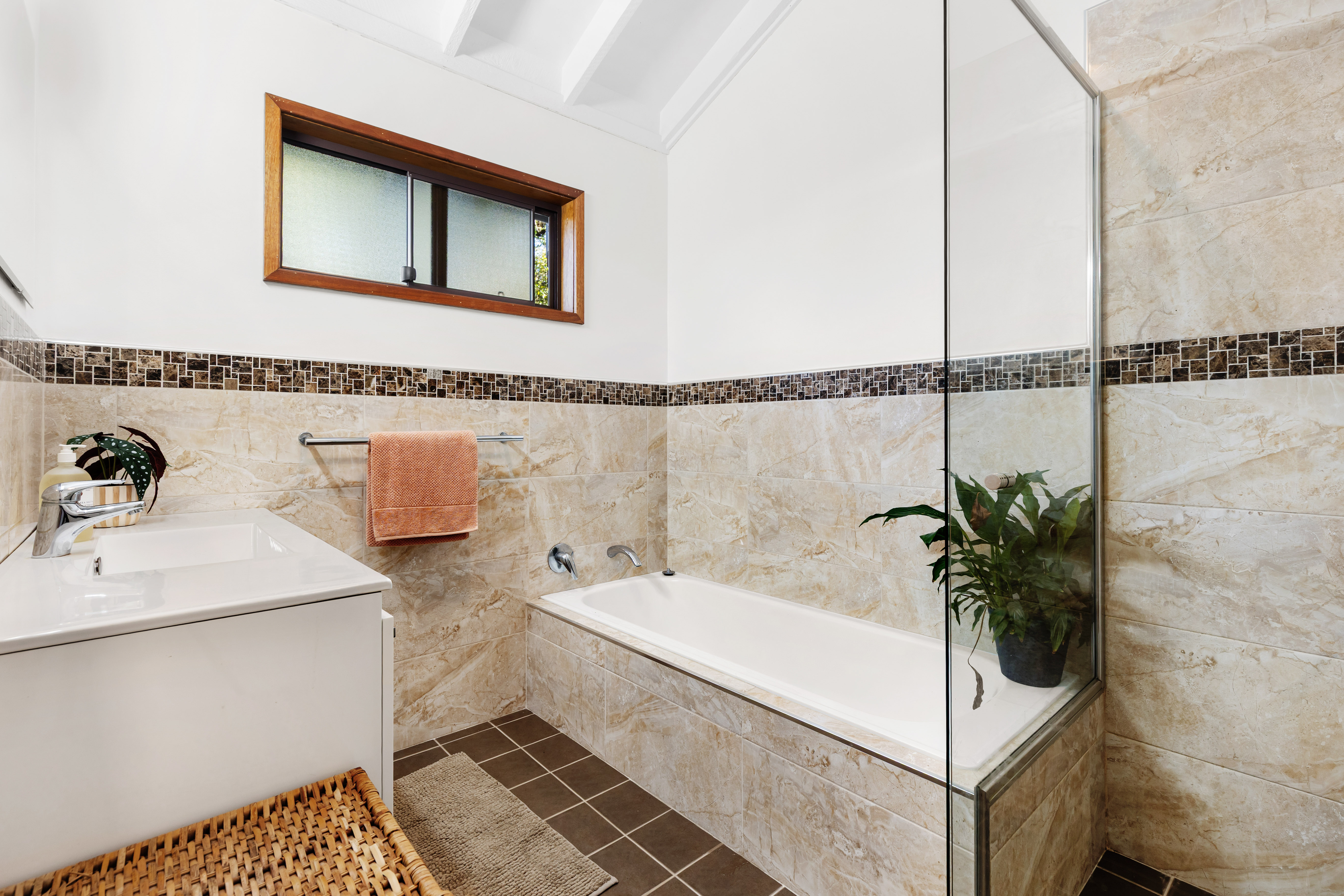 4-bedroom house at 19 Vista Parade, Mount Riverview, NSW 2774, Blue Mountains, New South Wales
