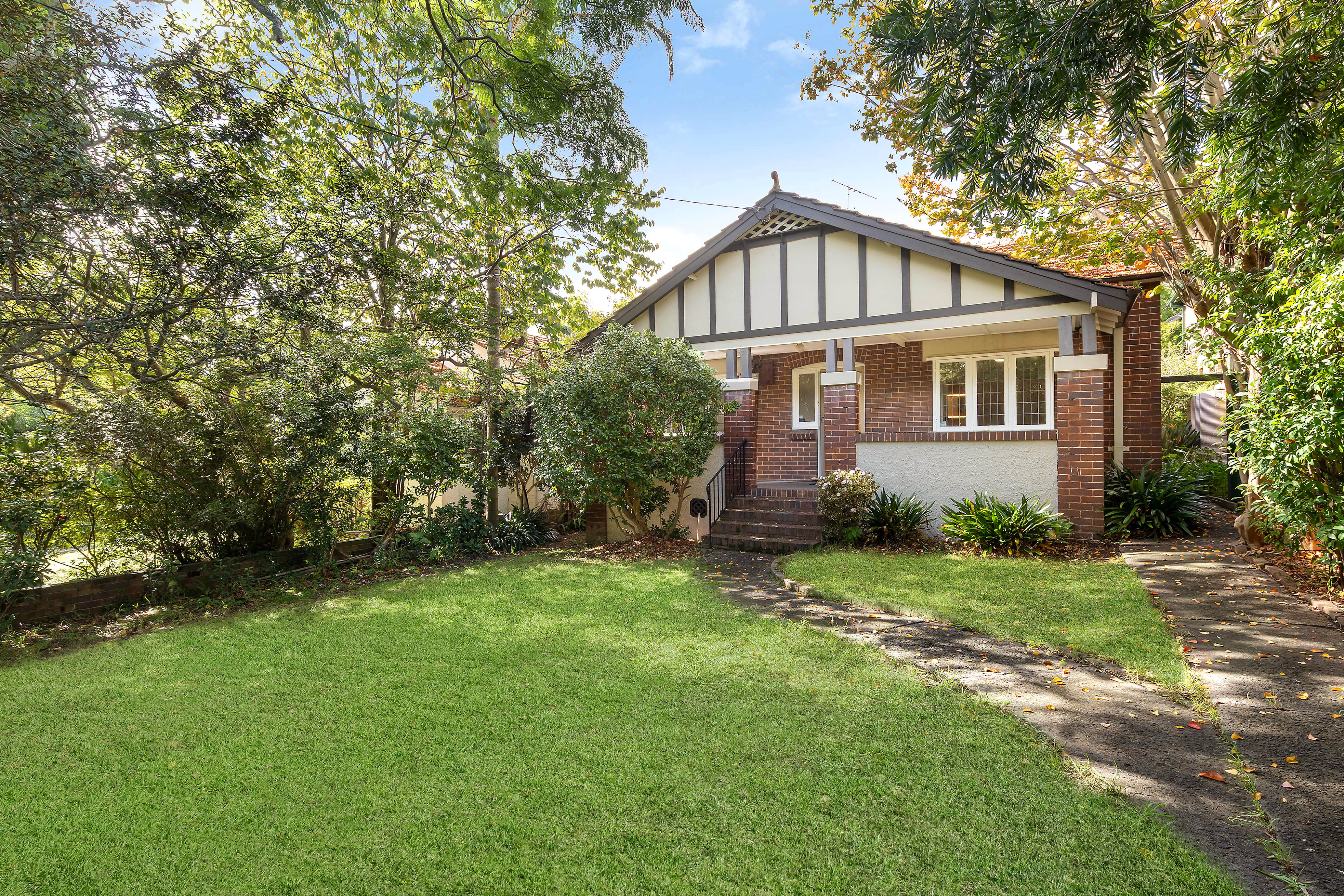 5 Illoura Avenue, Wahroonga, NSW 2076 - Image 1