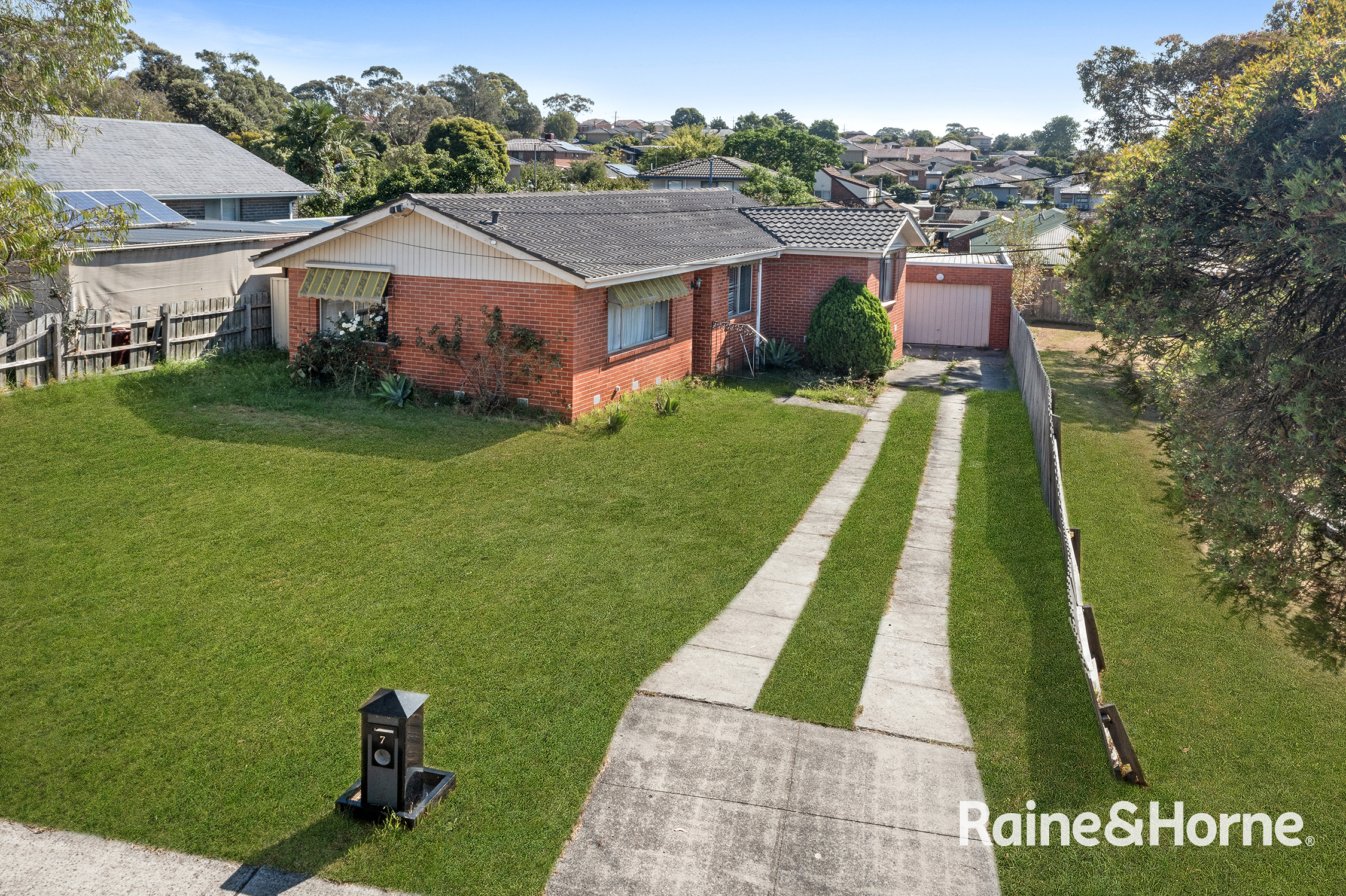 7 Adam Avenue, Hallam, VIC 3803 - Image 2