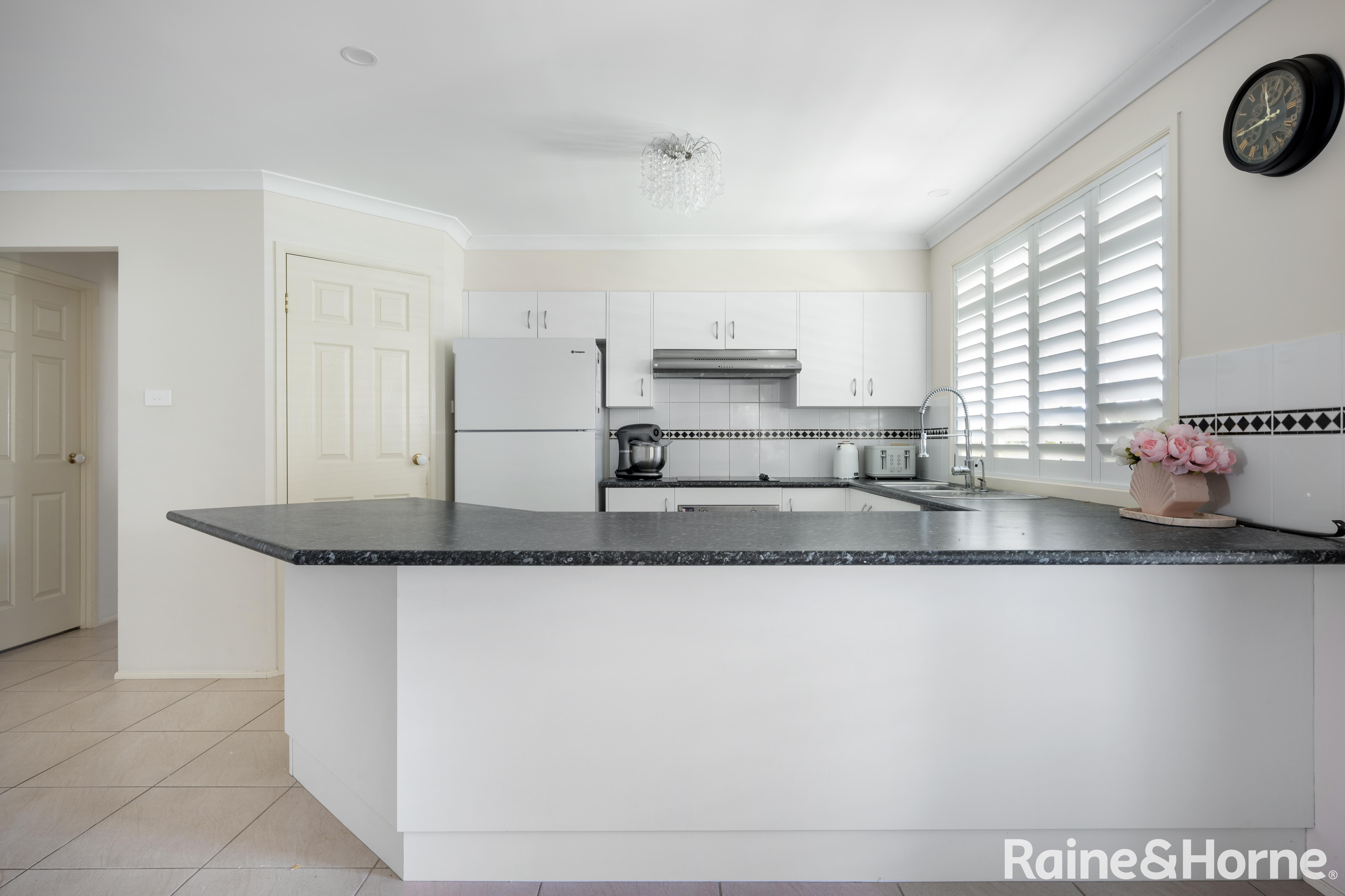 15 Warrigal Street, Nowra, NSW 2541 - Image 5