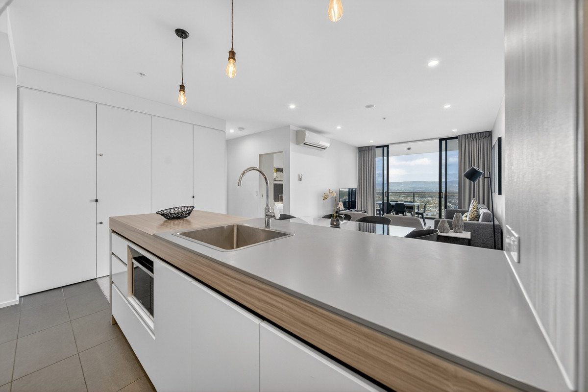 169/31 Queensland Avenue, Broadbeach, Qld, 4218 - Image 4