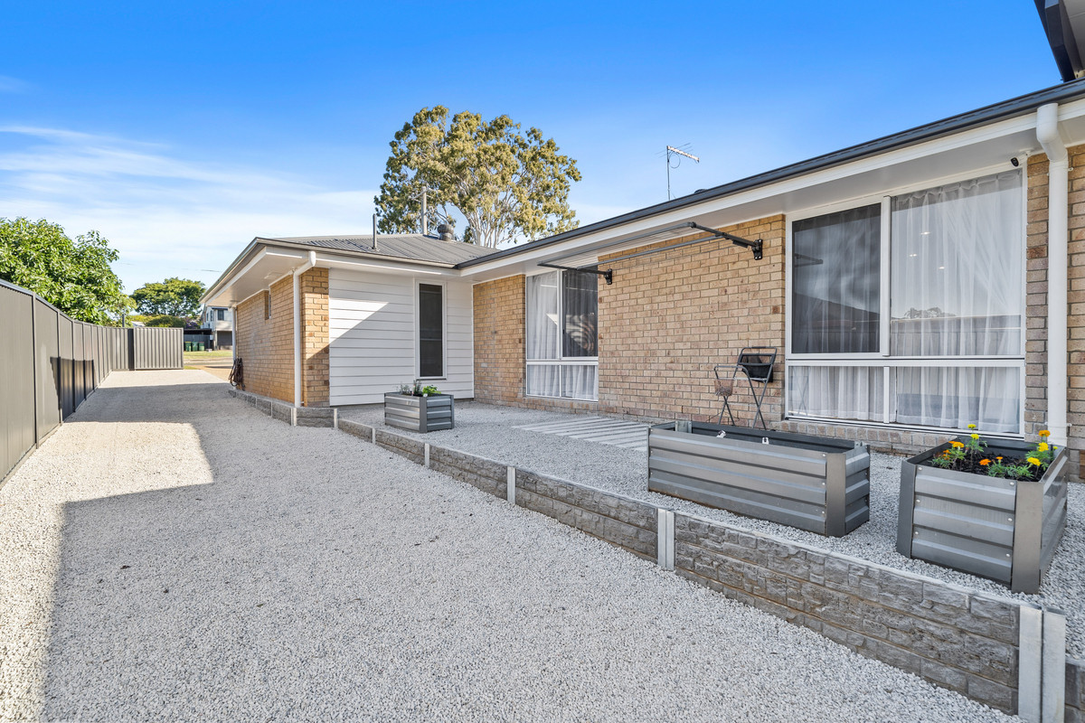 4-bedroom house at 208 Russell Street, Cleveland, QLD 4163, Redland, Queensland