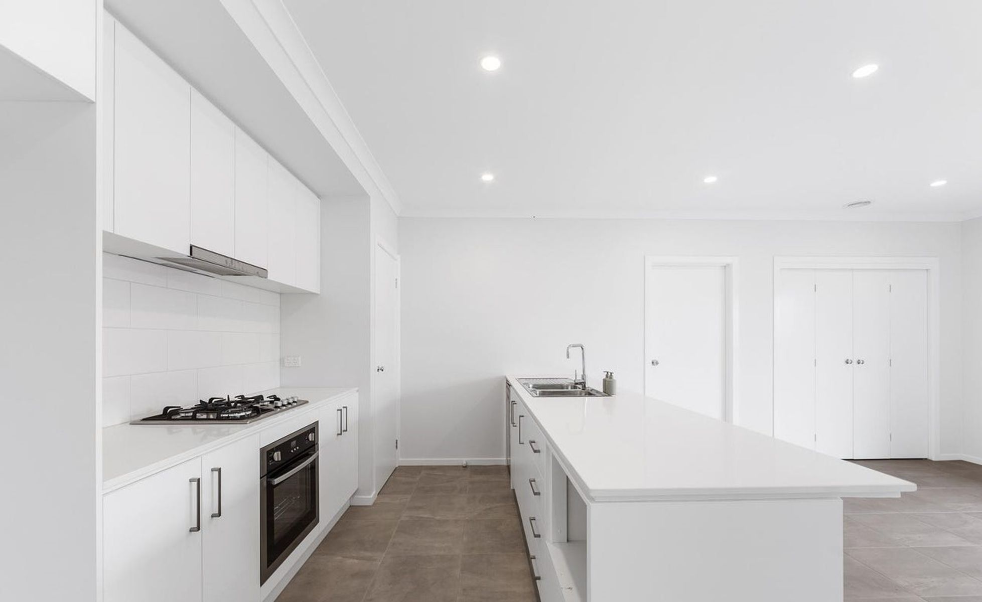 4 BONITO STREET, Melton South VIC 3338 - Image 2