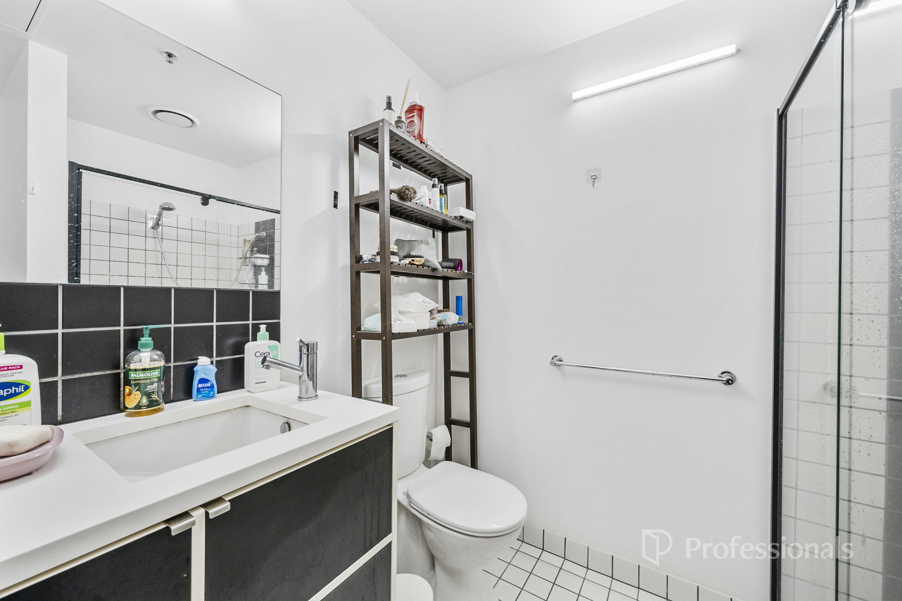 2-bedroom unit at 1301/31 A'Beckett Street, Melbourne, VIC 3000, Melbourne, Victoria