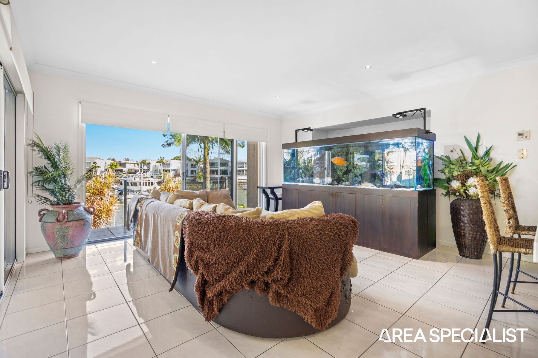 19 Coomera Court, Helensvale, QLD 4212 - Image 6