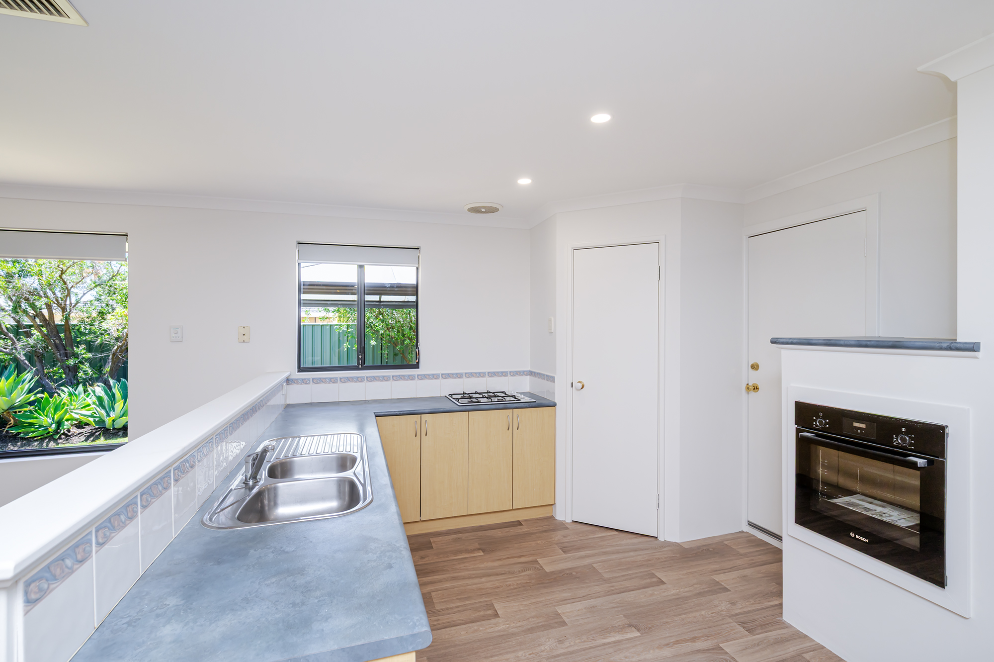6 Regency Ramble, Wattle Grove, Wa, 6107 - Image 9