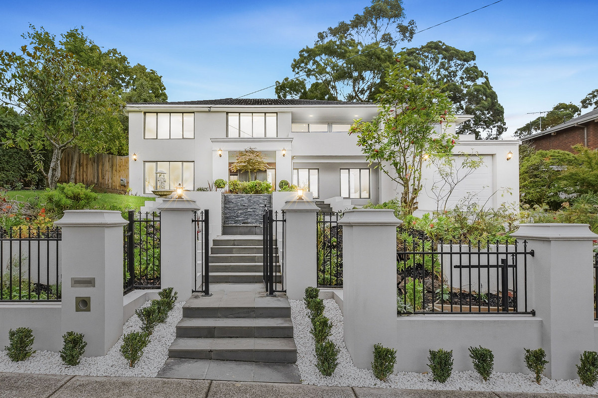 11 WINTERTON DRIVE, Wheelers Hill VIC 3150 - Image 2
