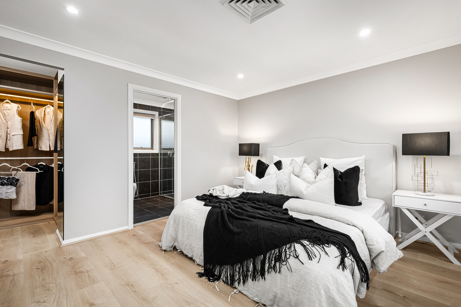 5-bedroom house at 33 Mariner Crescent, Abbotsbury, NSW 2176, Fairfield, New South Wales