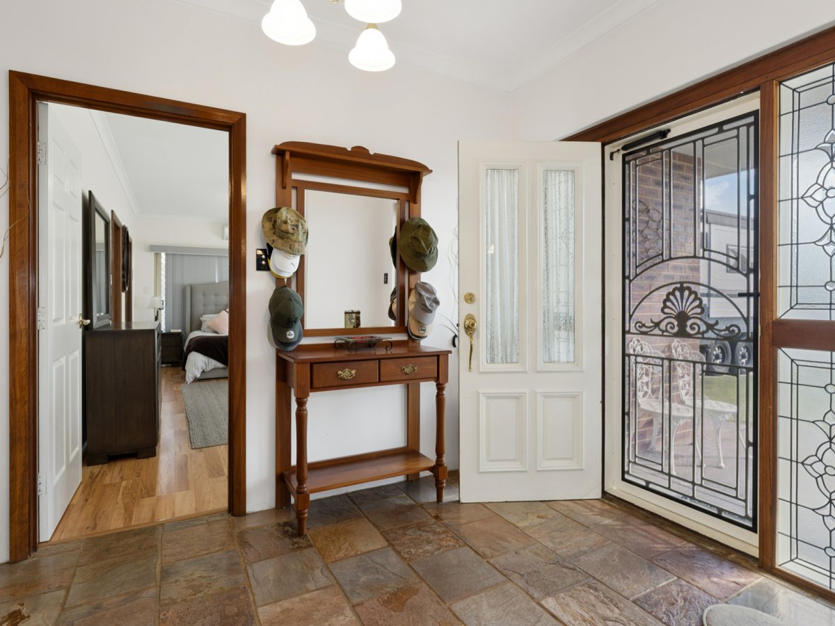 8 VENTURER COURT, Thornlie WA 6108 - Image 4