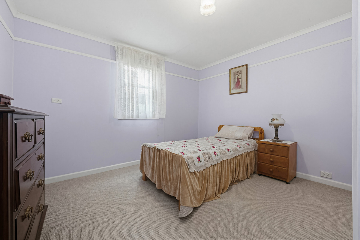 16 Reef Street, Wedderburn, Vic, 3518 - Image 3