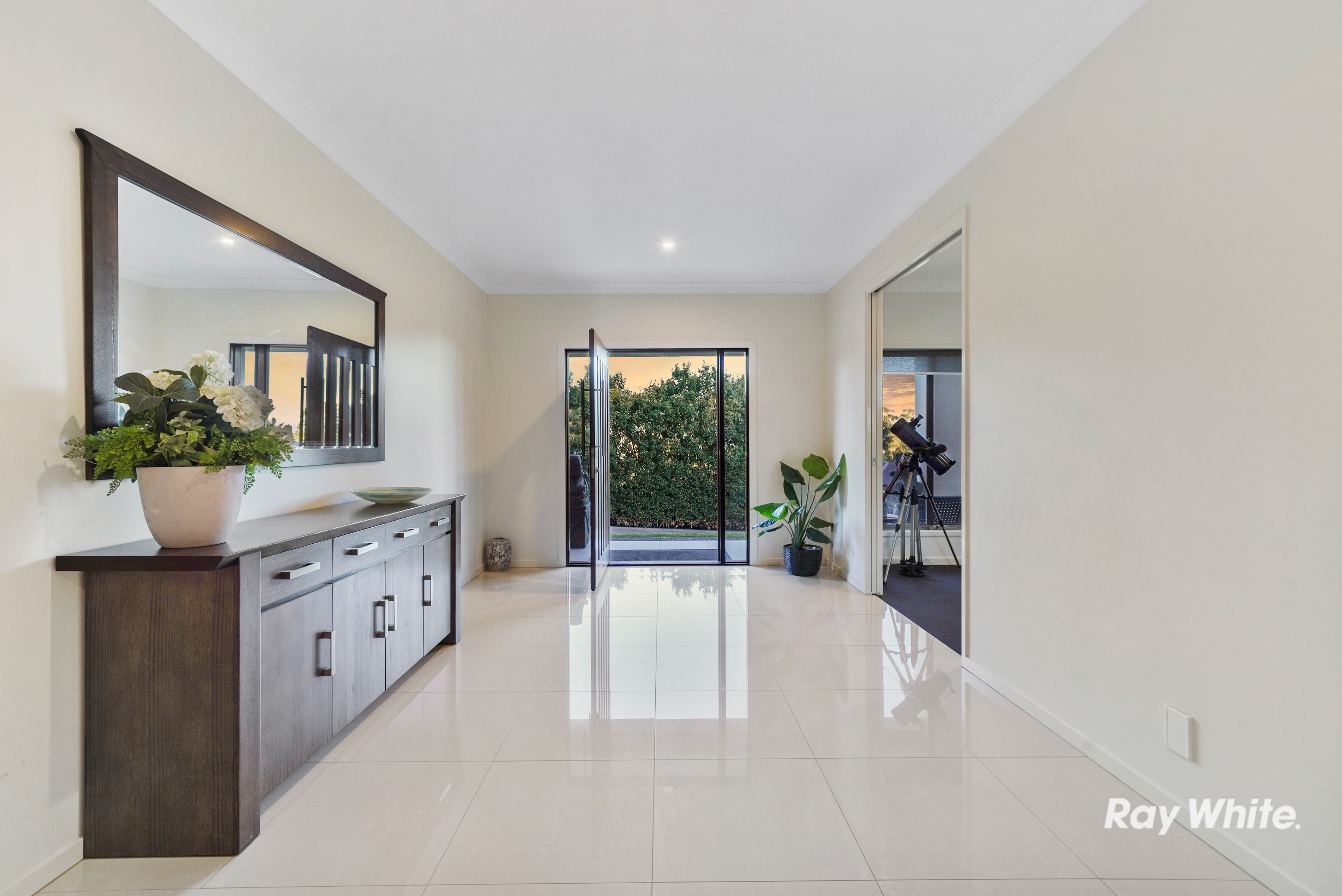 5-bedroom house at 25 Lynette Way, Daisy Hill, QLD 4127, Logan, Queensland
