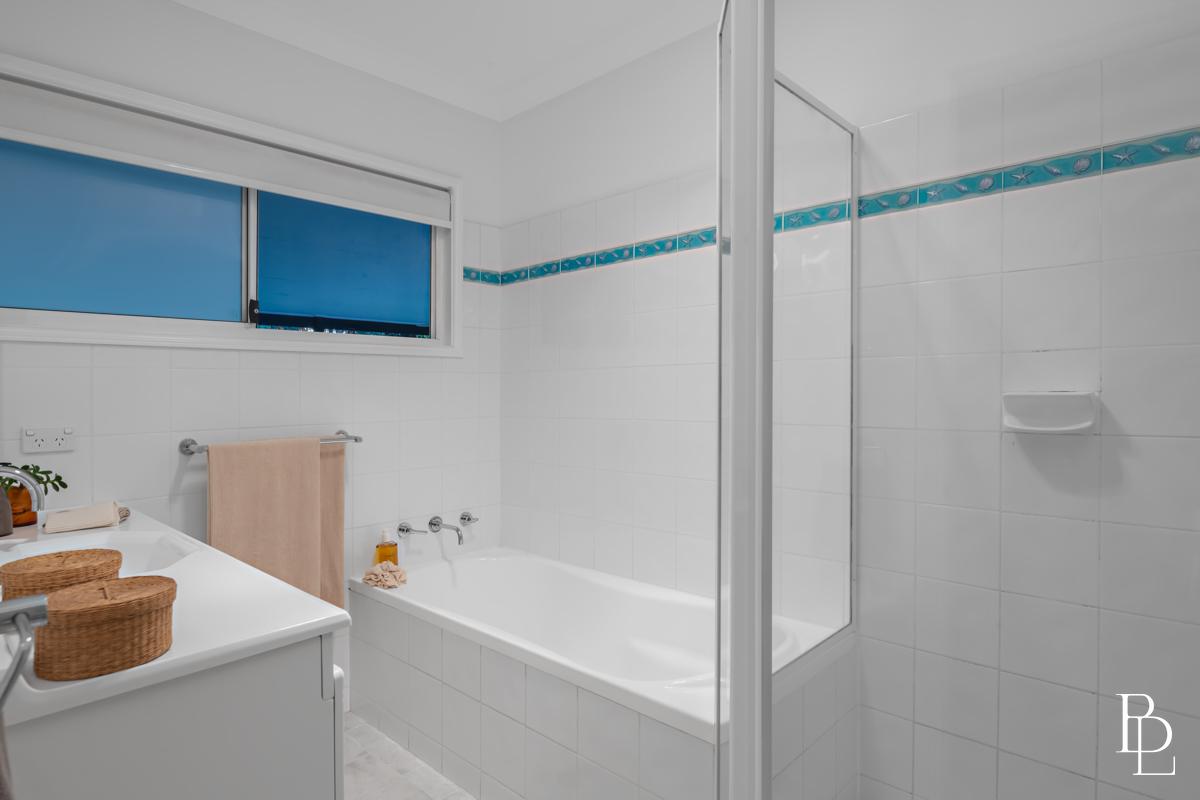 5-bedroom house at 6 ALLAWAH PLACE, Dunmore NSW 2529, Shellharbour, New South Wales