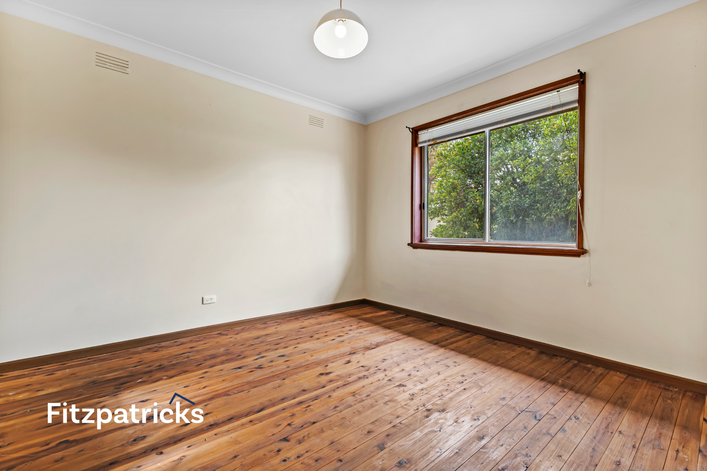 86 RAYE STREET, Tolland NSW 2650 - Image 9