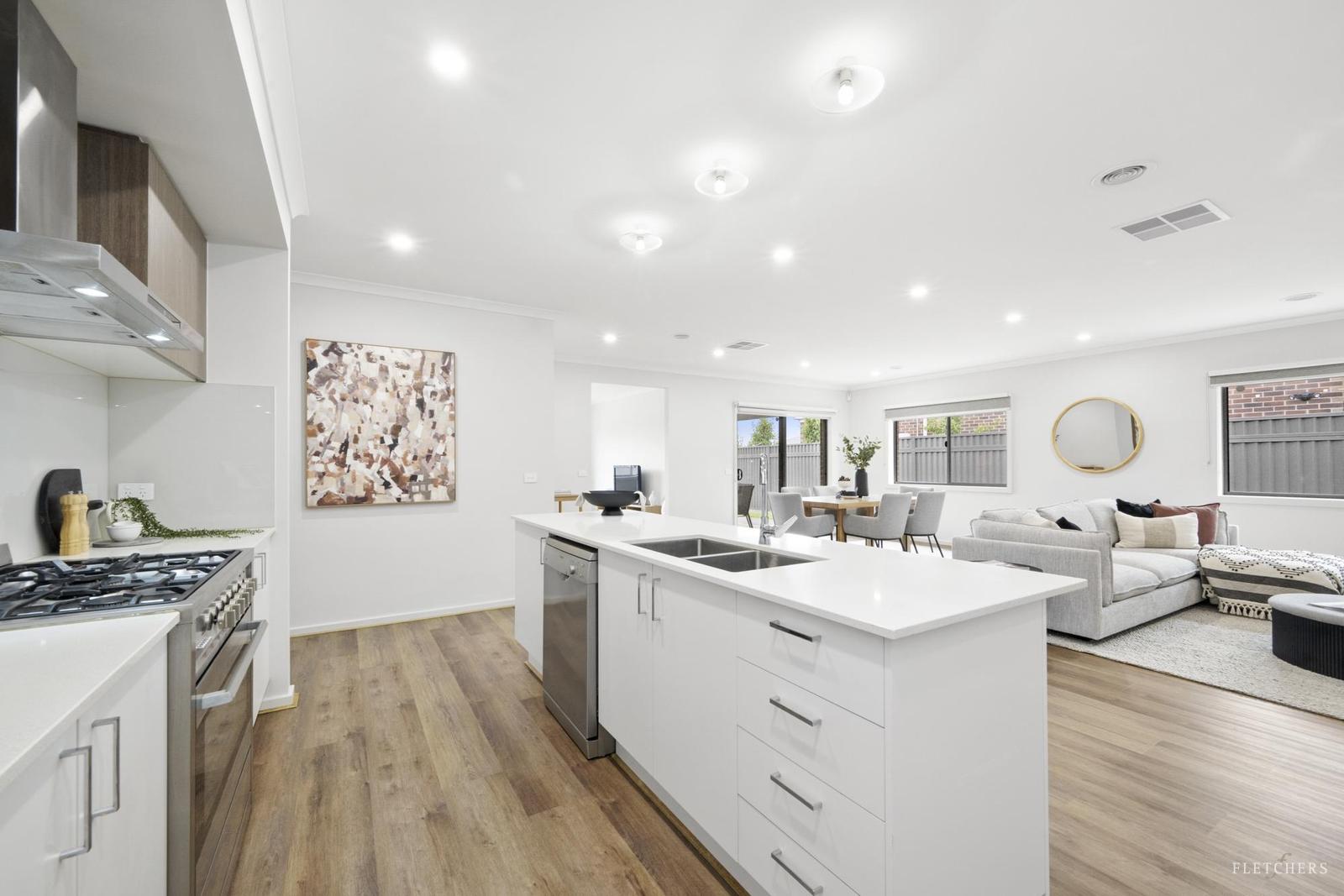 88 GRAINGER PARADE, Lucas VIC 3350 - Image 2
