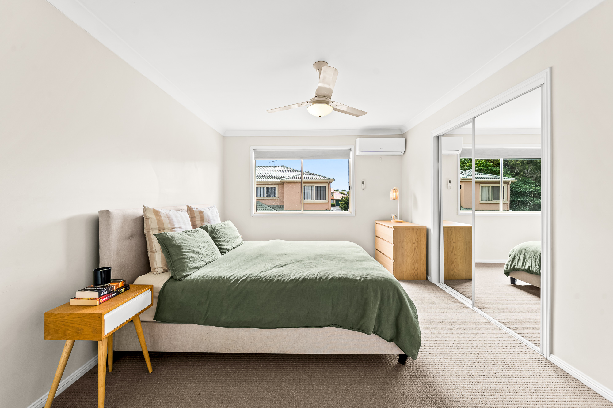 3-bedroom unit at 62 40 GLENEFER STREET, RUNCORN QLD 4113, Brisbane, Queensland