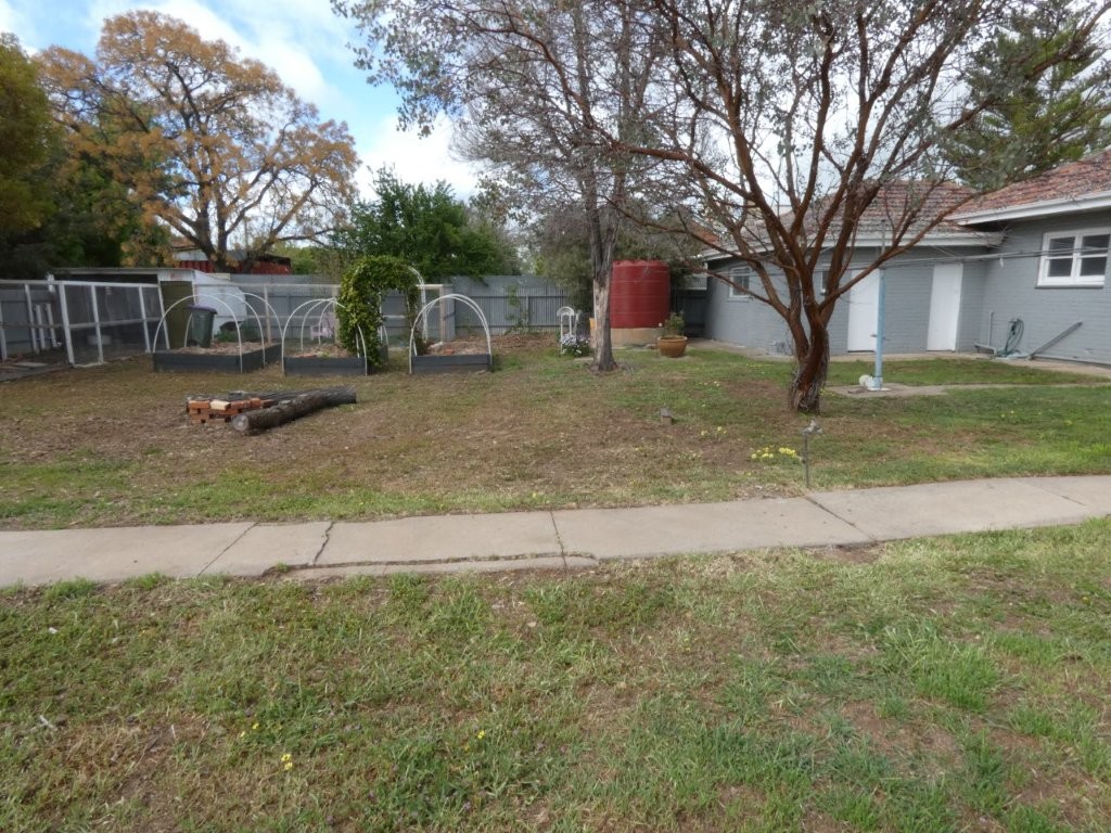 5-bedroom house at 43 Devereux Street, Warracknabeal, VIC 3393, Yarriambiack, Victoria