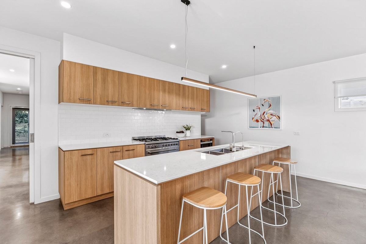 6 WAX AVENUE, Torquay VIC 3228 - Image 4