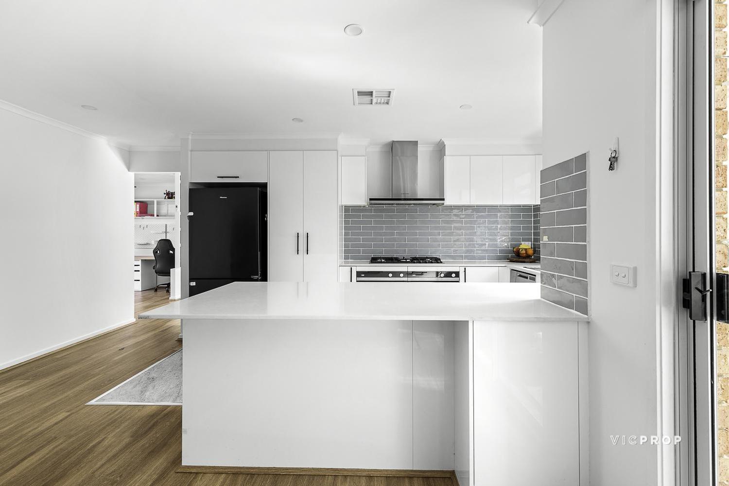 4-bedroom house at 8 Willaura Place, Yallambie, VIC 3085, Banyule, Victoria