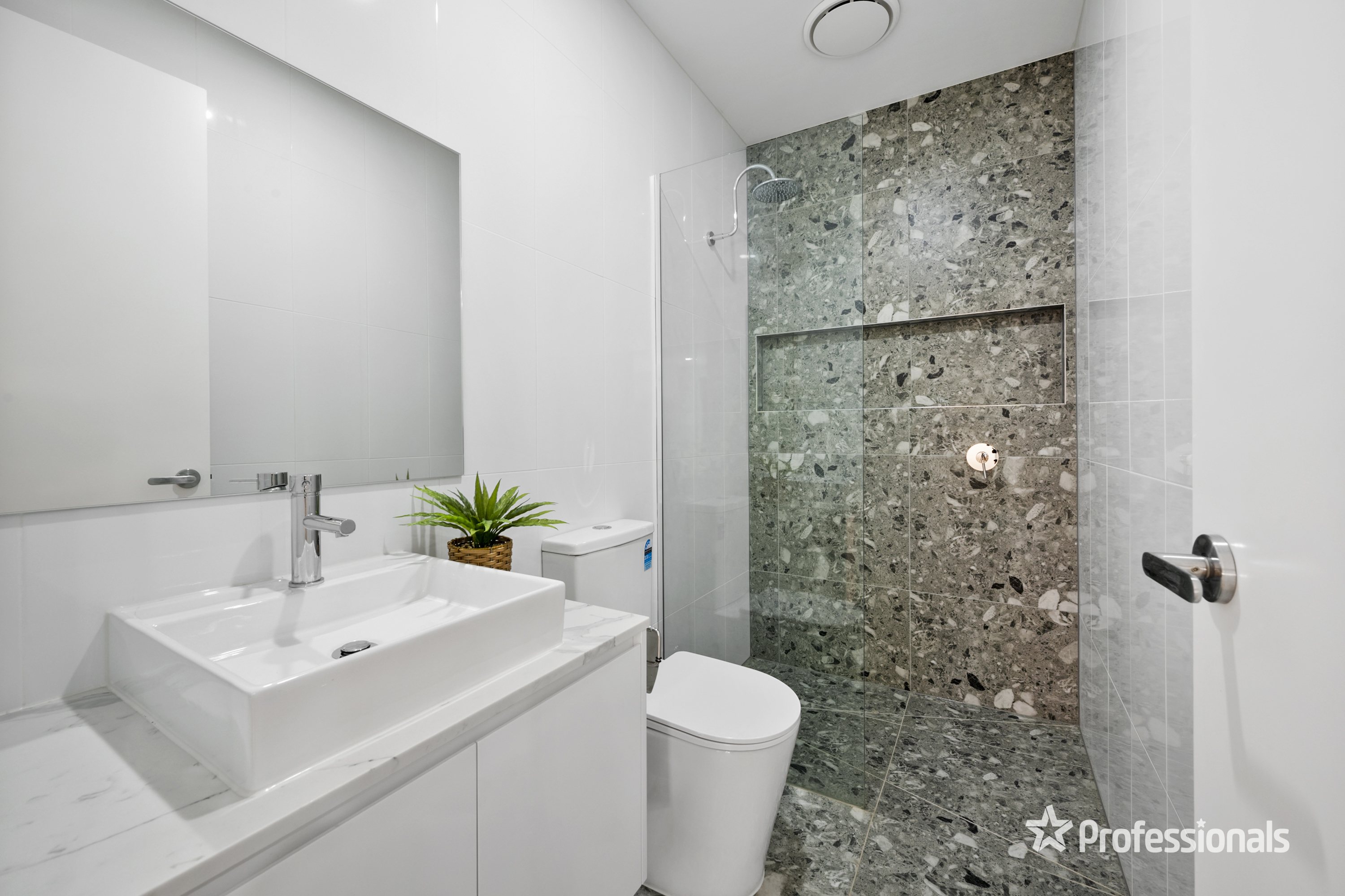 5&6/5 Manikato Avenue, Mordialloc, Vic, 3195 - Image 7