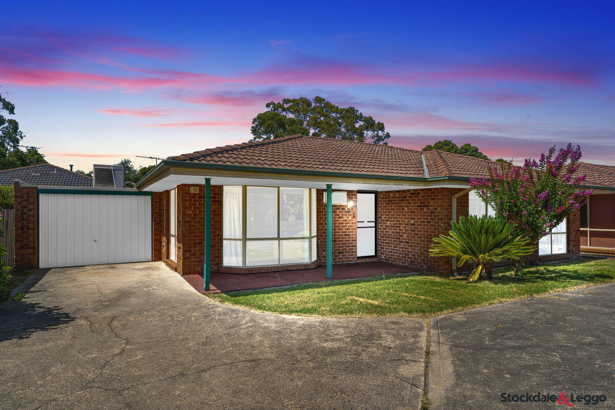 2 10 JAMIESON COURT, PAKENHAM VIC 3810 - Image 1