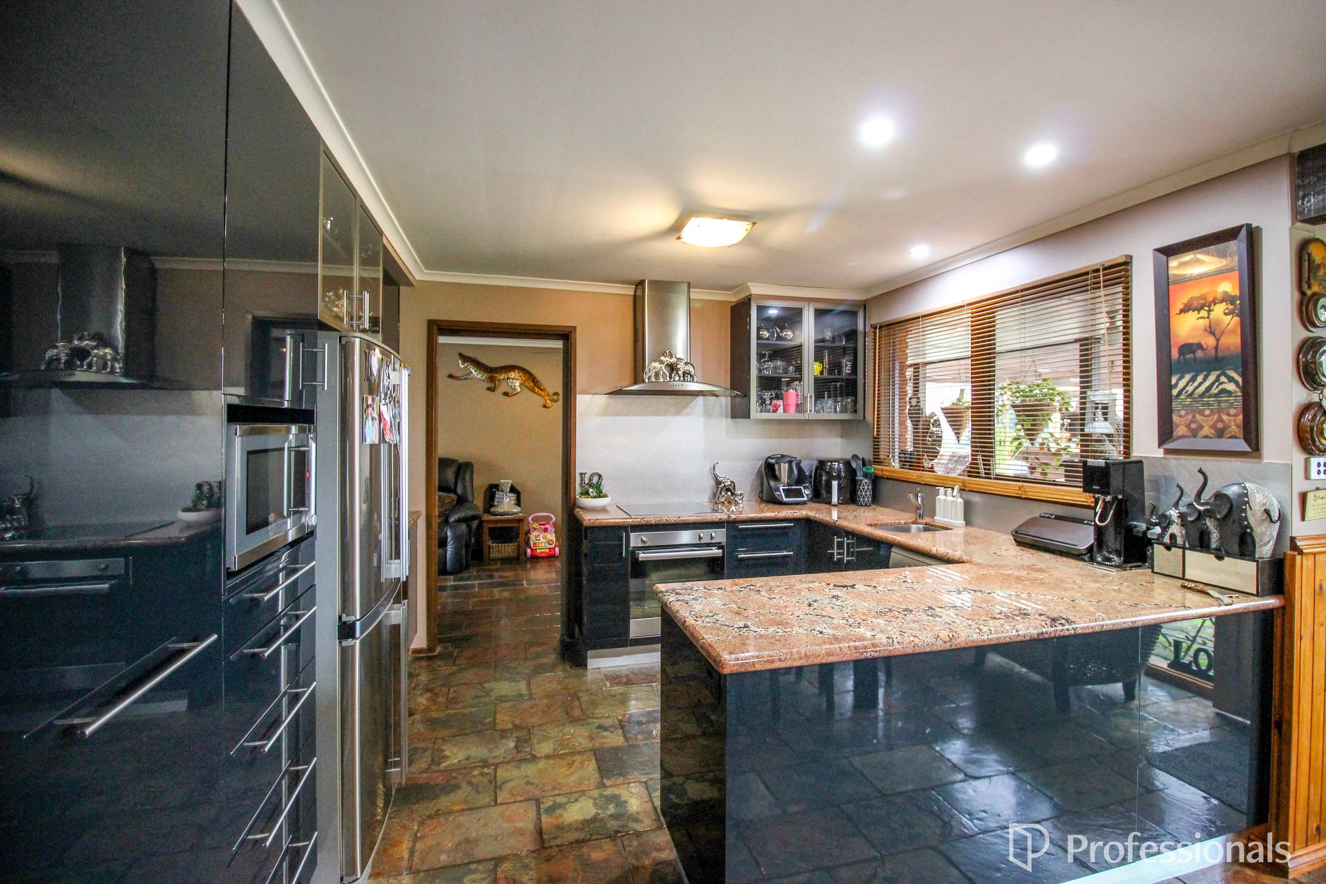 4-bedroom house at HILDALE OAKS 28 NAPIER ROAD, WON WRON VIC 3971, Wellington, Victoria