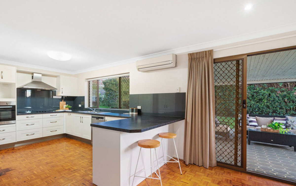 7 Sasha Street, Robertson, QLD 4109 - Image 6