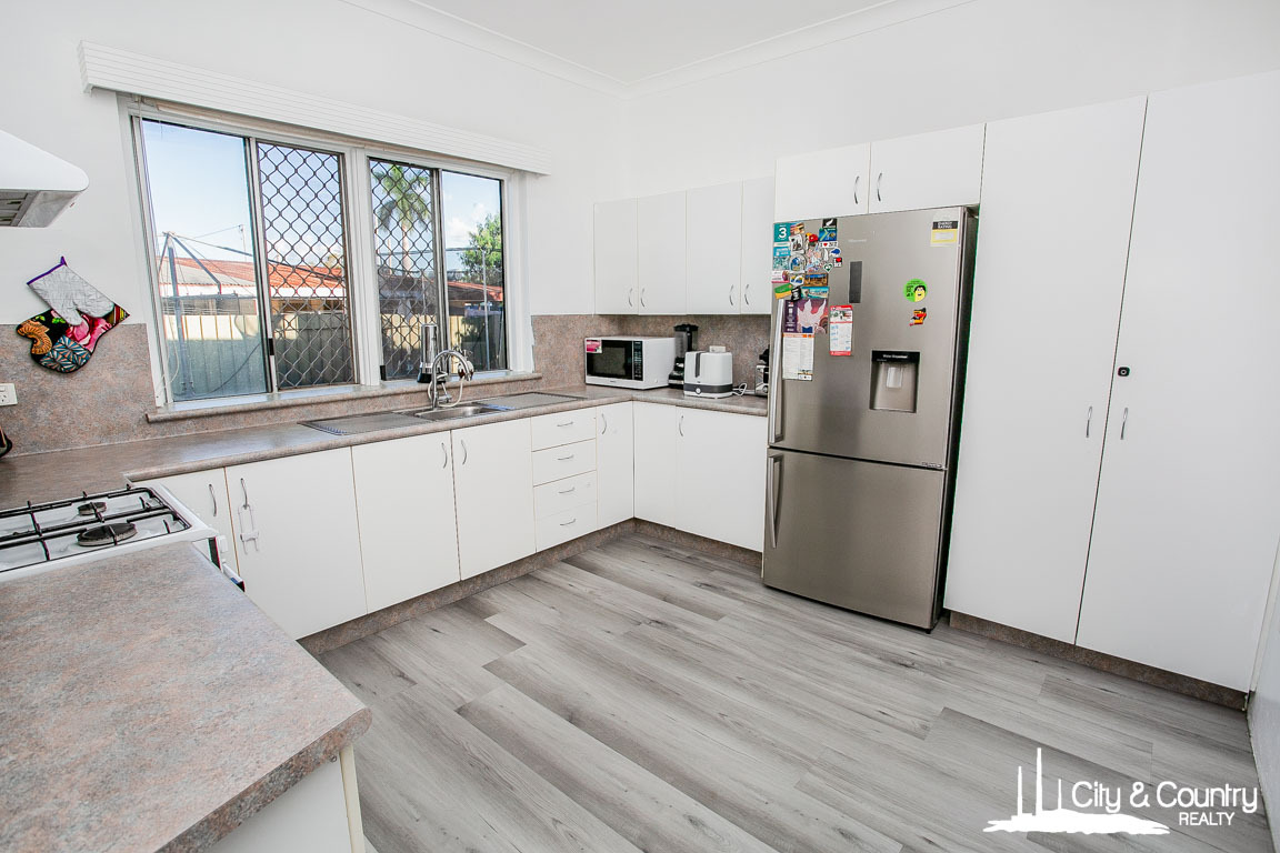 32 Isabel Street, Mornington, QLD 4825 - Image 2