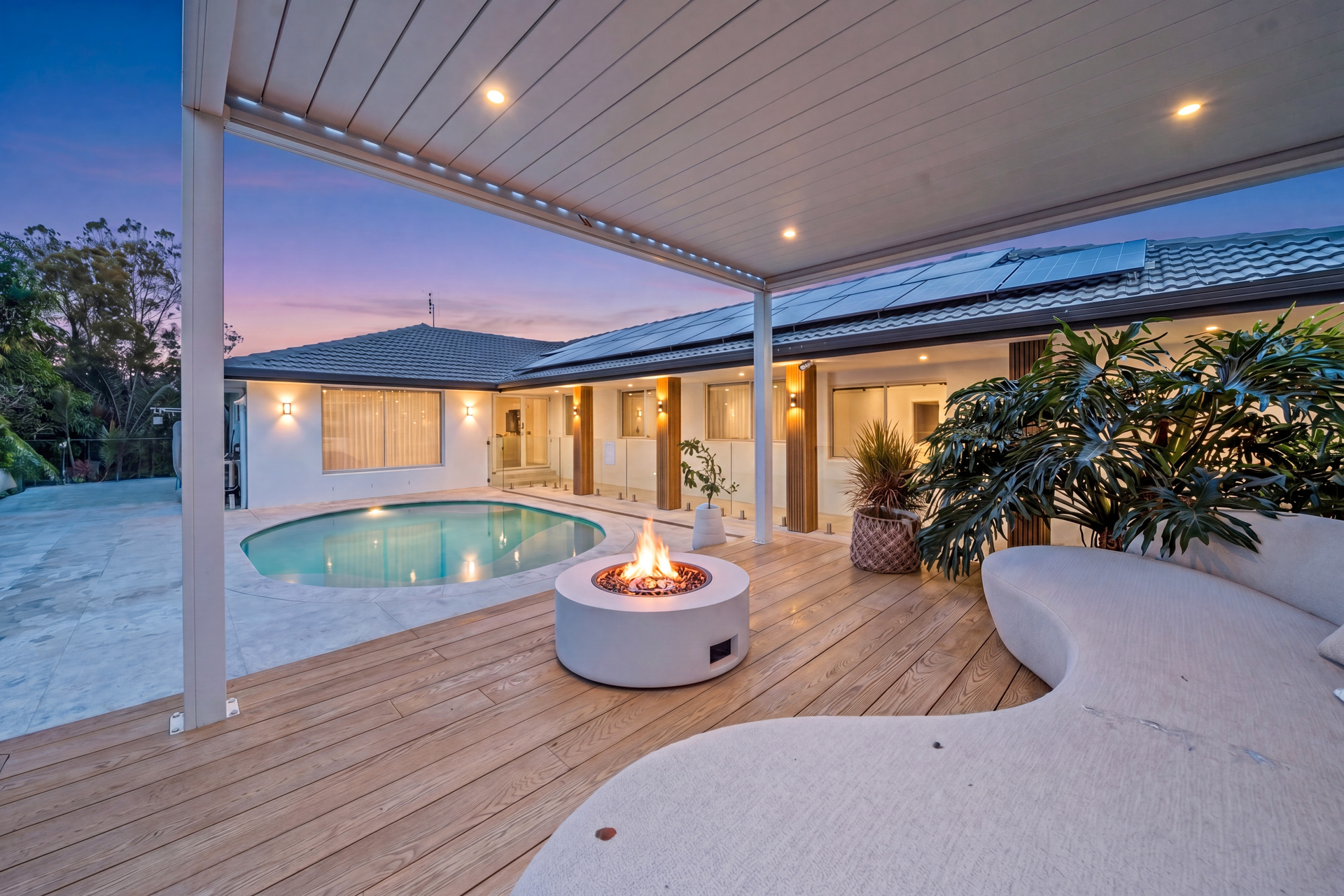 38 Dunlin Drive, Burleigh Waters, QLD 4220 - Image 1