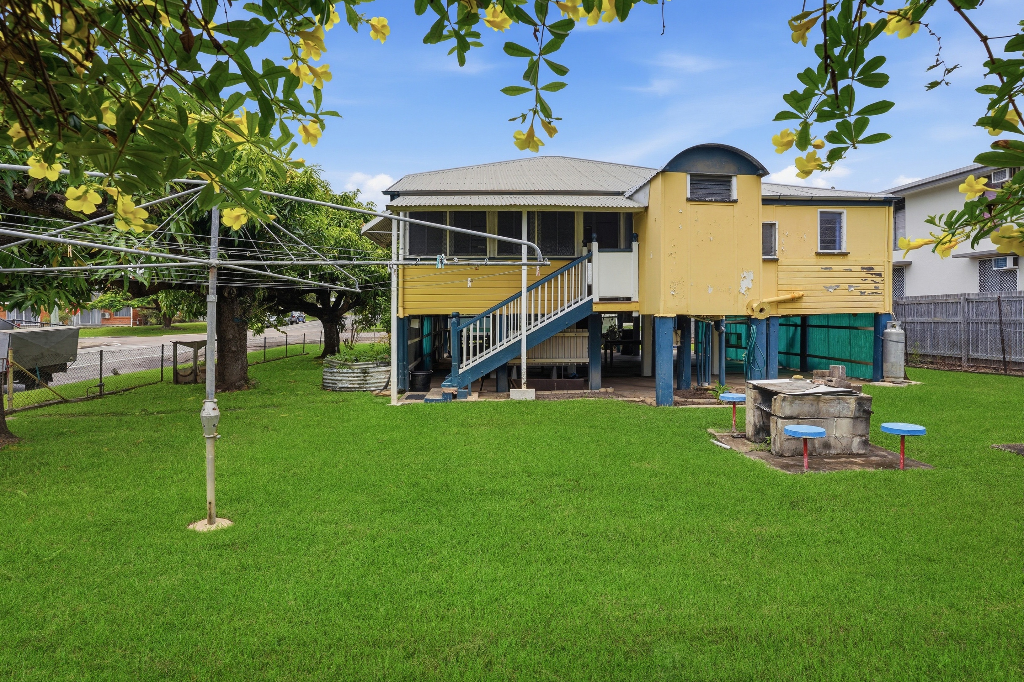 21 Carr Street, Hermit Park, QLD 4812 - Image 4