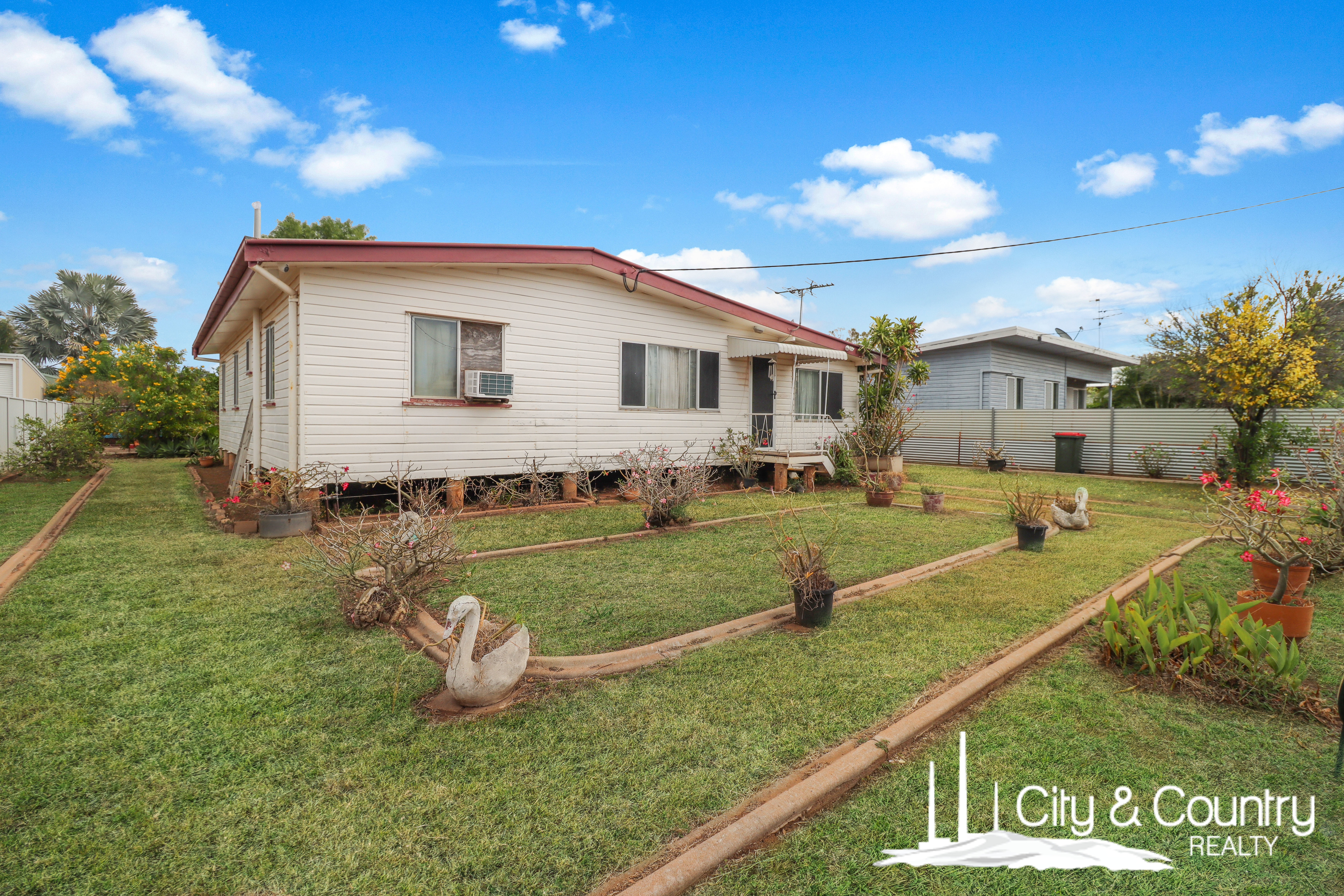 67 Second Avenue, Happy Valley, QLD 4825 - Image 1