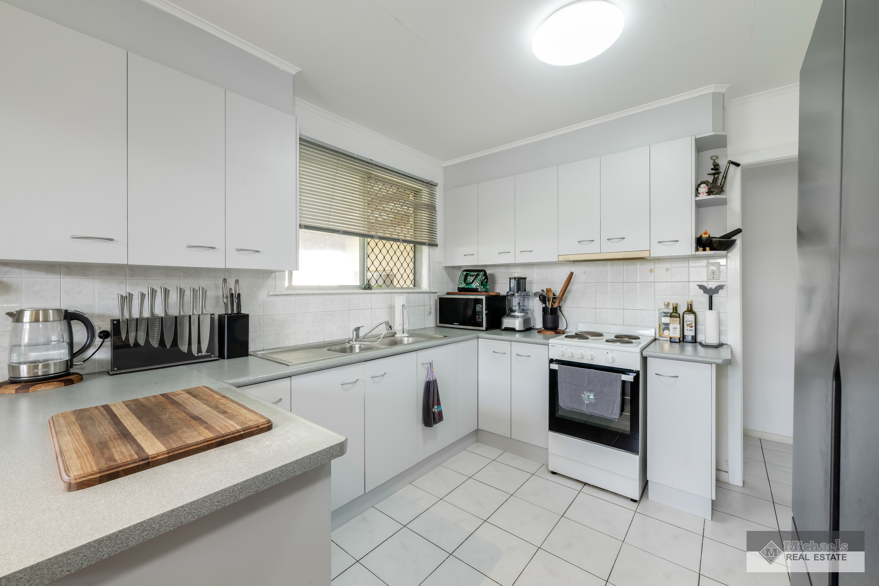 17 MACLEOD STREET, Bundaberg West QLD 4670 - Image 9