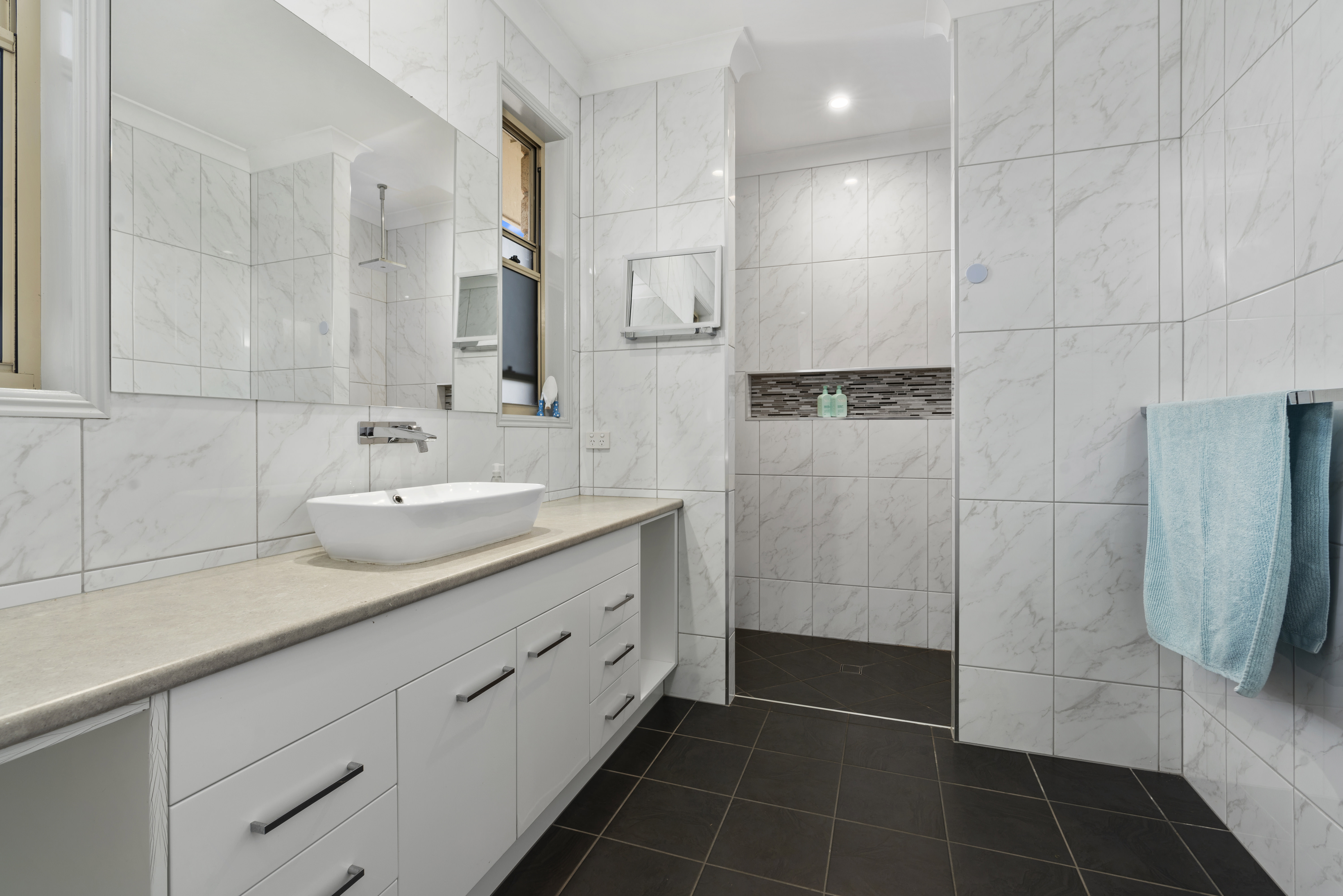 75 Sippel Drive, Woodford, QLD 4514 - Image 9