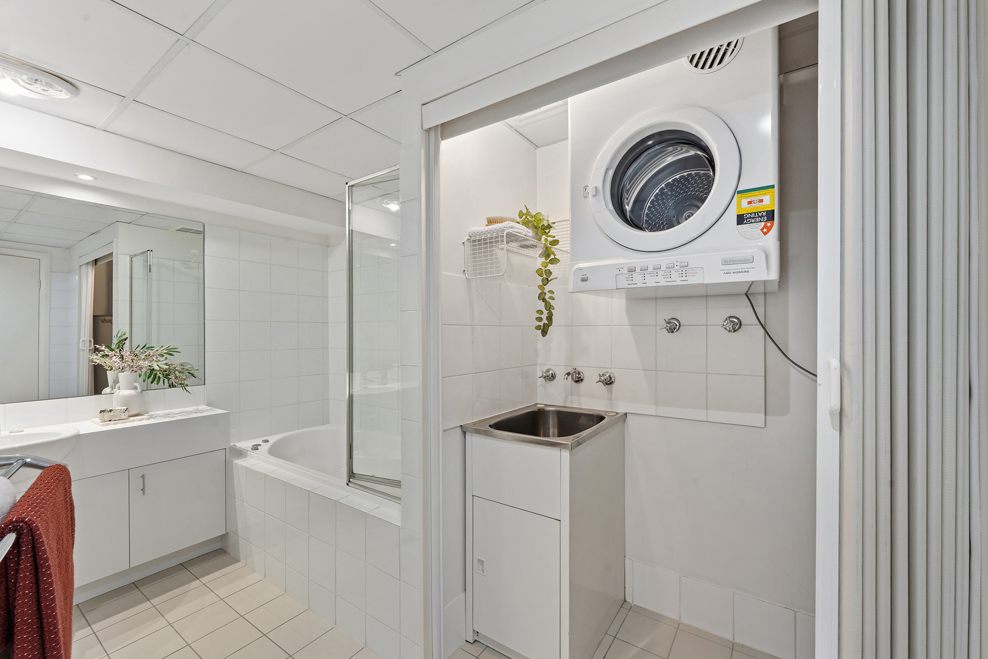 3-bedroom unit at UNIT 10 GLENDALE 2 ELDRIDGE CRESCENT, Garran ACT 2605, Unincorporated Act, Australian Capital Territory