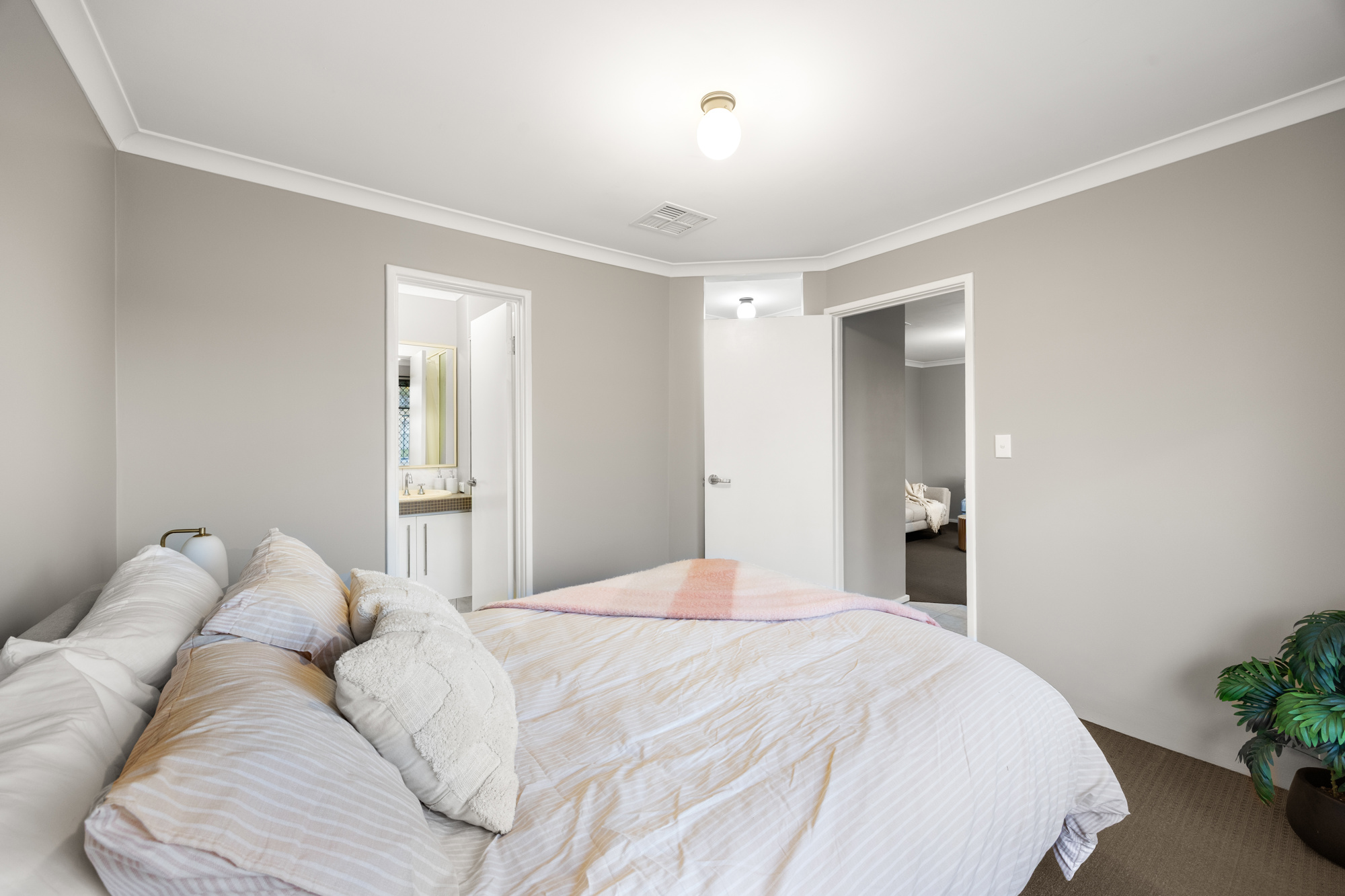 2 LANGHAM GARDENS, Wilson WA 6107 - Image 7